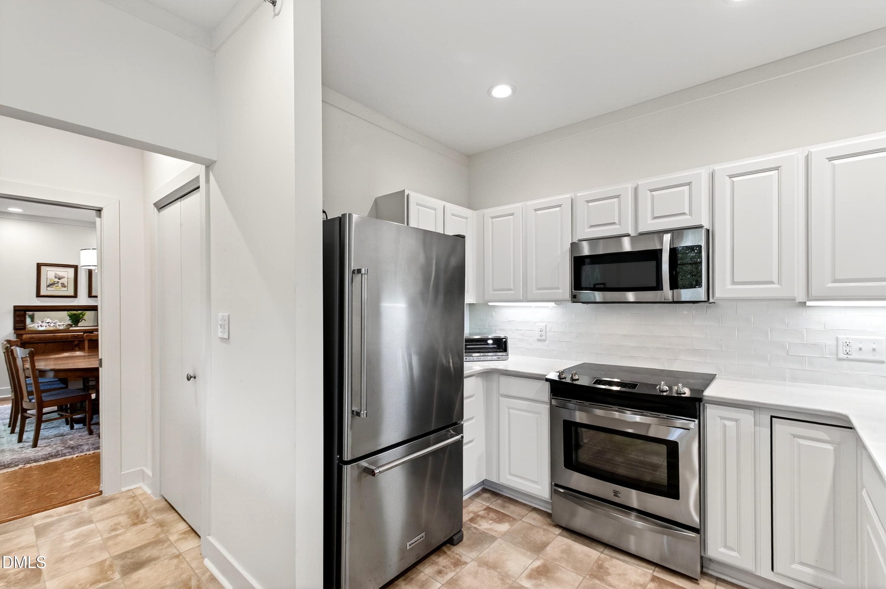 Edenburgh (35) - 100 Edenburgh Road 201, Raleigh, NC 27608, Raleigh