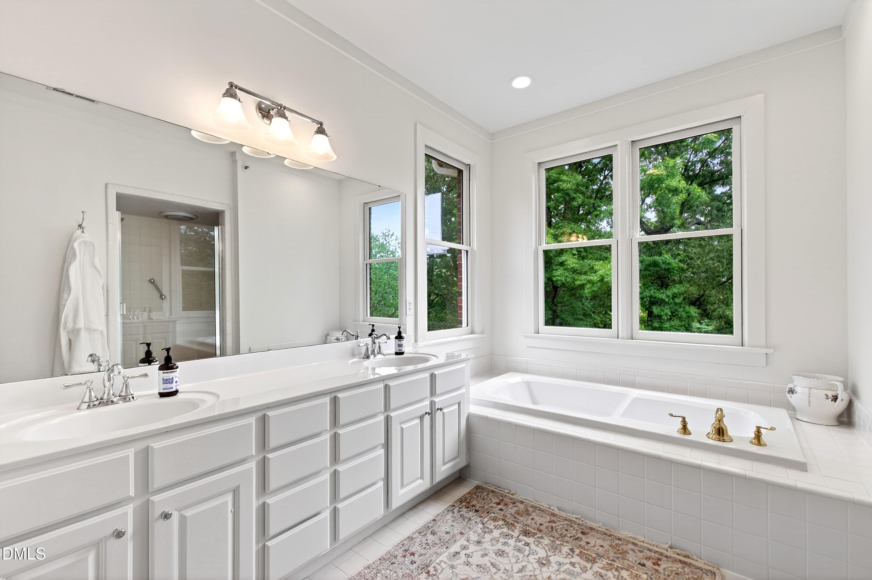 Edenburgh (50) - 100 Edenburgh Road 201, Raleigh, NC 27608, Raleigh