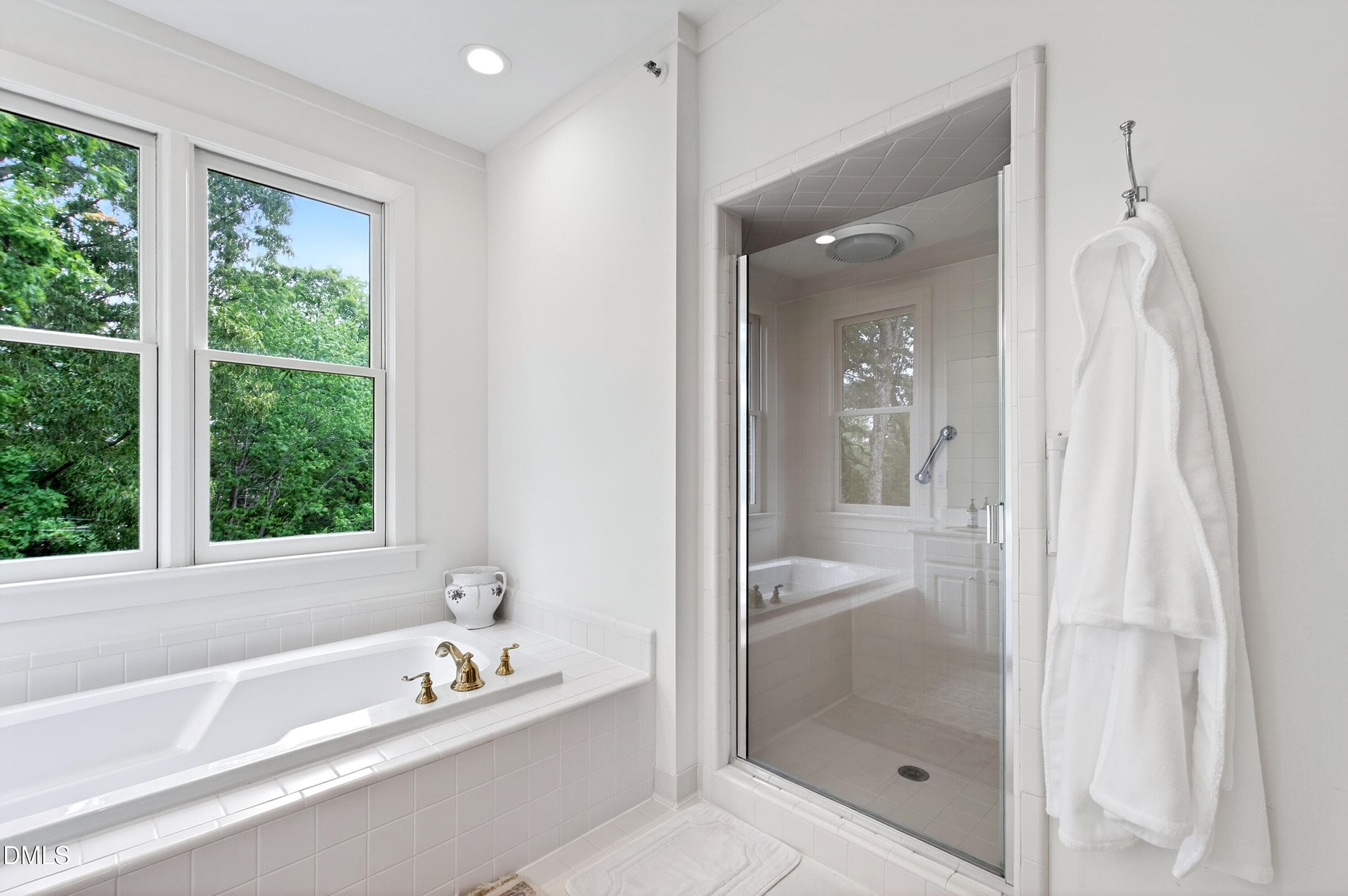 Edenburgh (51) - 100 Edenburgh Road 201, Raleigh, NC 27608, Raleigh