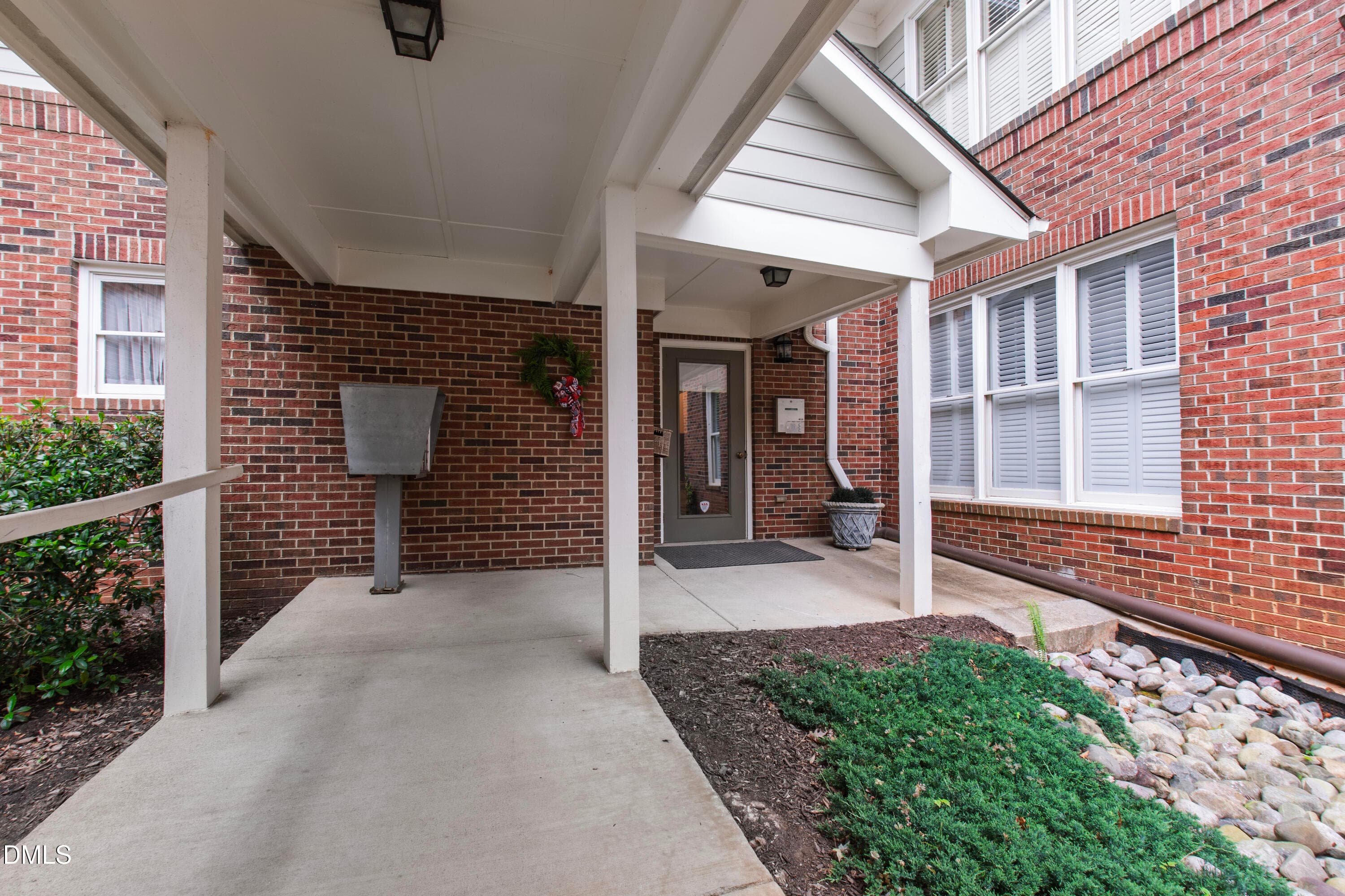 Edenburgh (58) - 100 Edenburgh Road 201, Raleigh, NC 27608, Raleigh