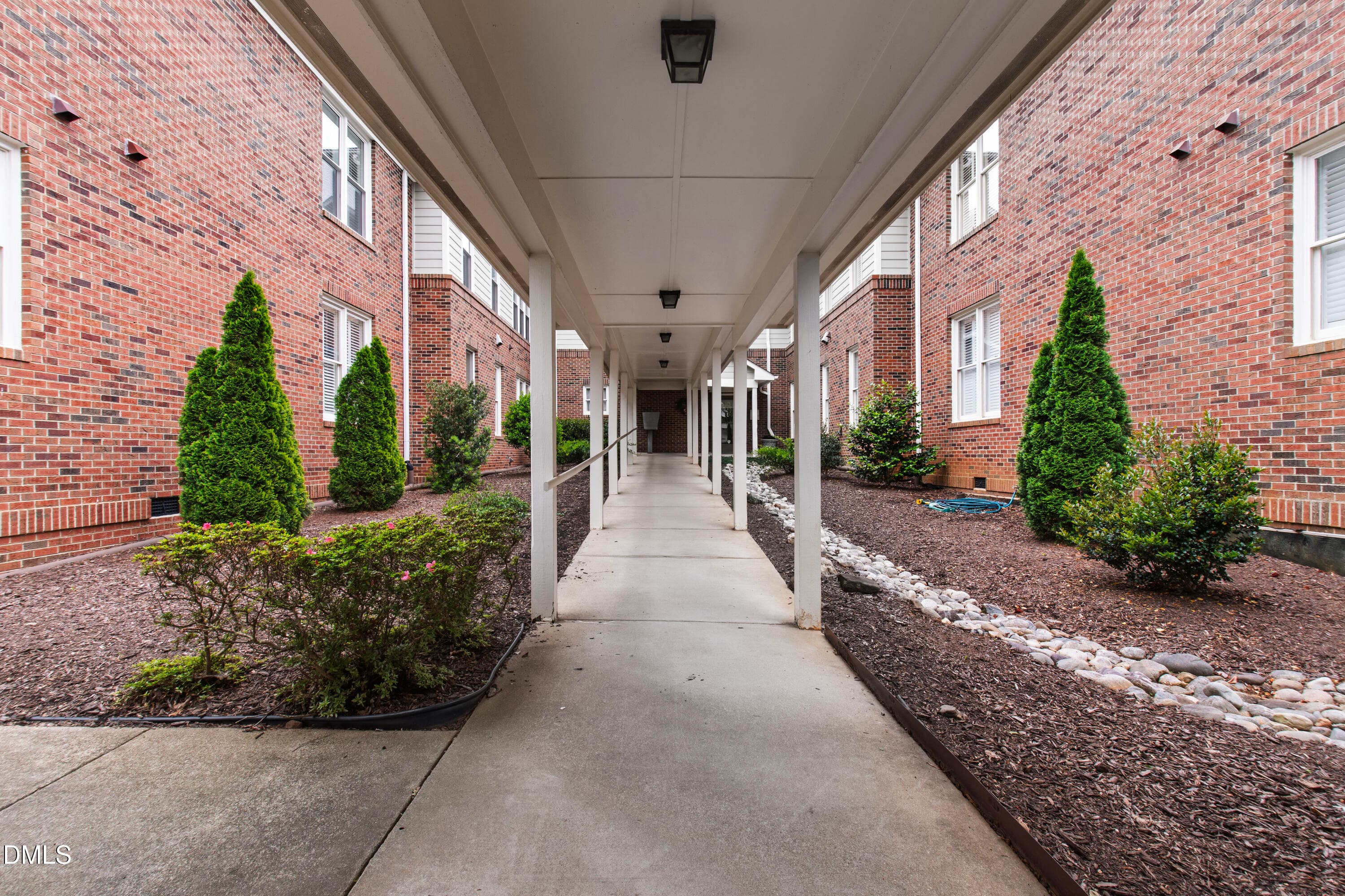 Edenburgh (59) - 100 Edenburgh Road 201, Raleigh, NC 27608, Raleigh