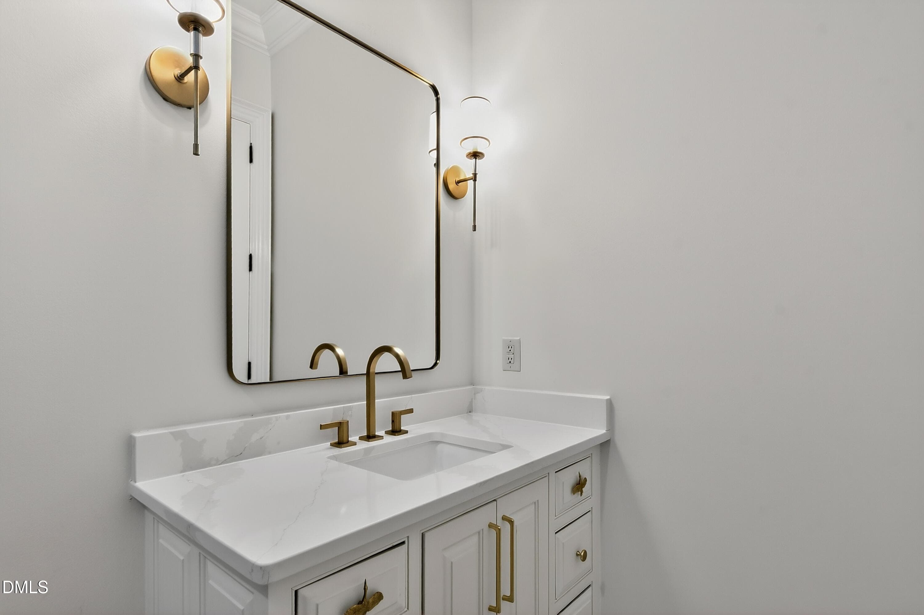 Guest Bath - 2920 Cone Manor Lane, Raleigh, NC 27613, Raleigh