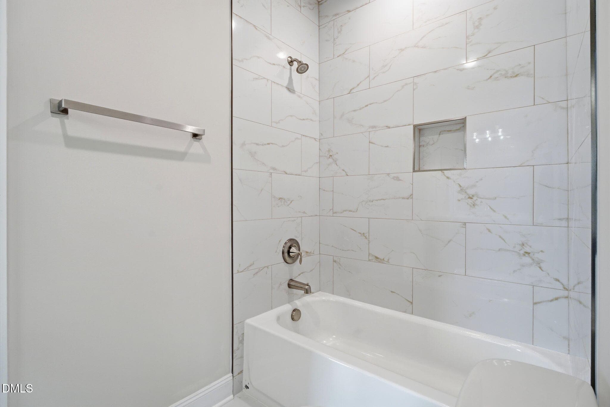 35-web-or-mls-dsc05530 - 1600 Gathering Park Circle 204, Cary, NC 27519, Cary