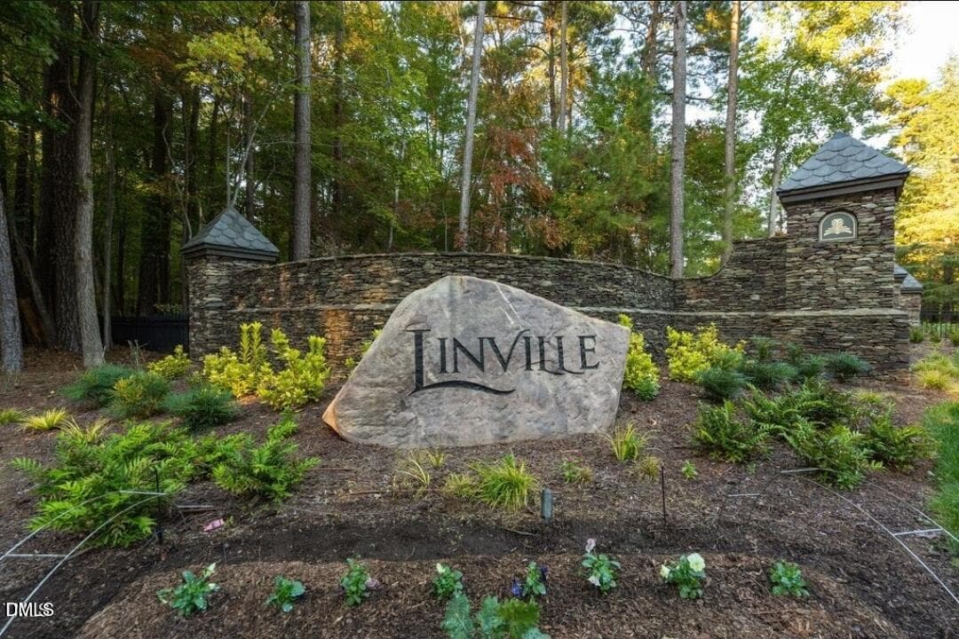 Linville rock at entrance - 2920 Cone Manor Lane, Raleigh, NC 27613, Raleigh