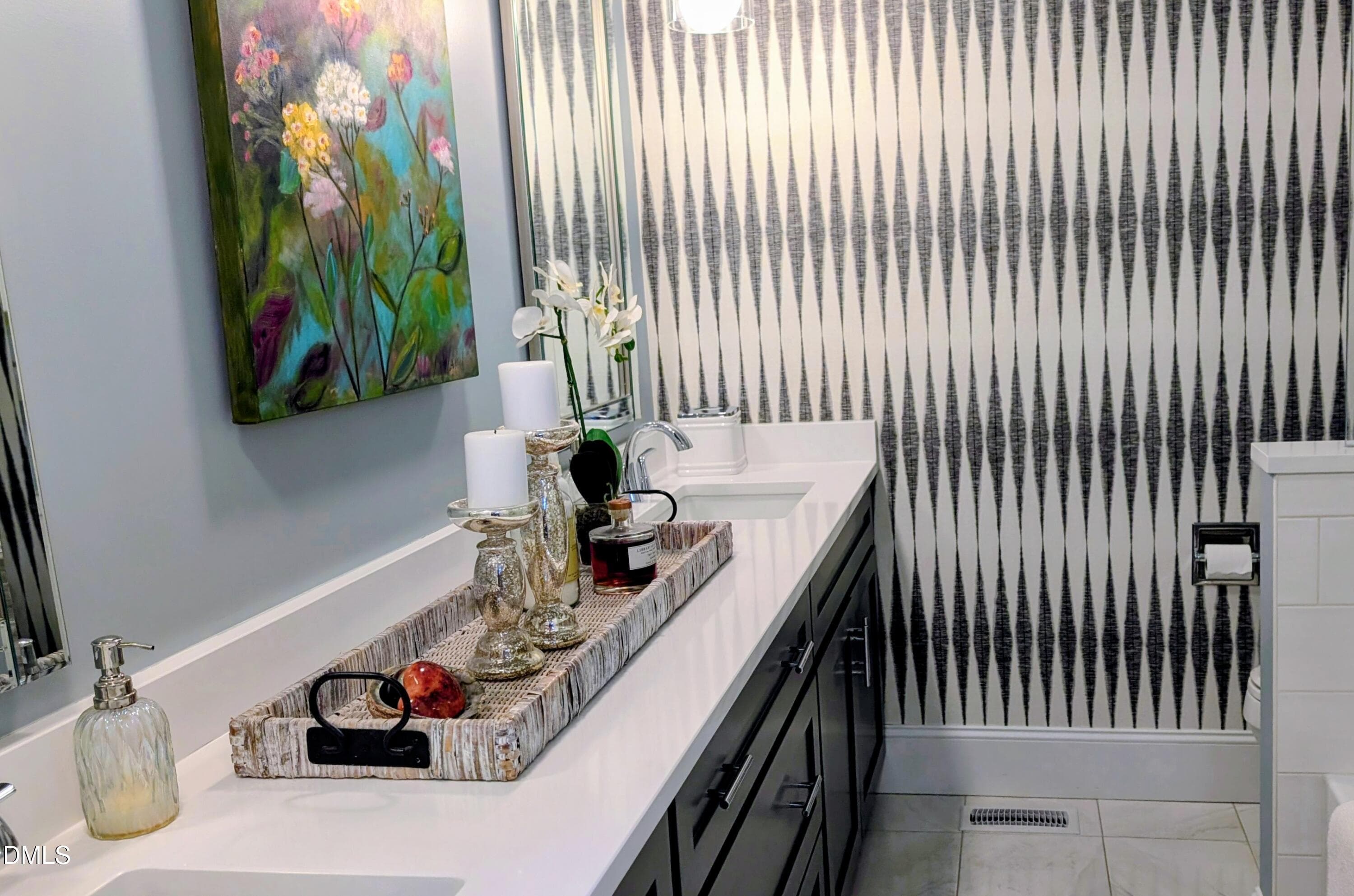 Hall Bath with walk-in shower - 1401 Old Trinity Circle, Raleigh, NC 27607, Raleigh