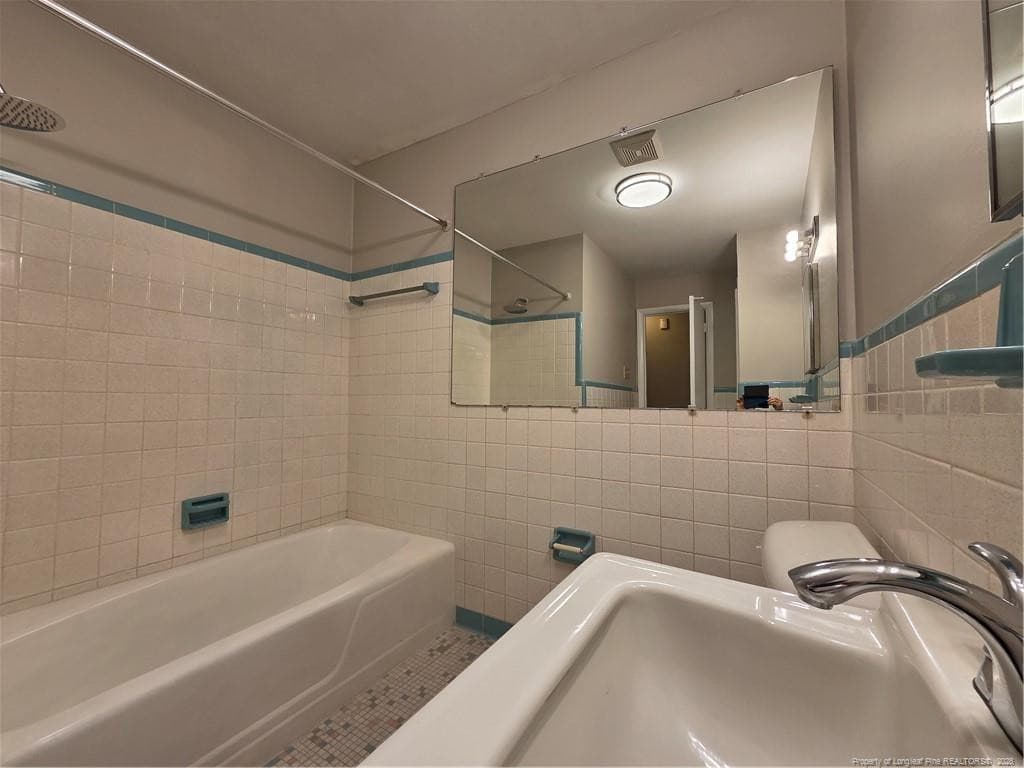 Photo 19 - 2415 Raeford Road, Fayetteville, NC 28305, Fayetteville