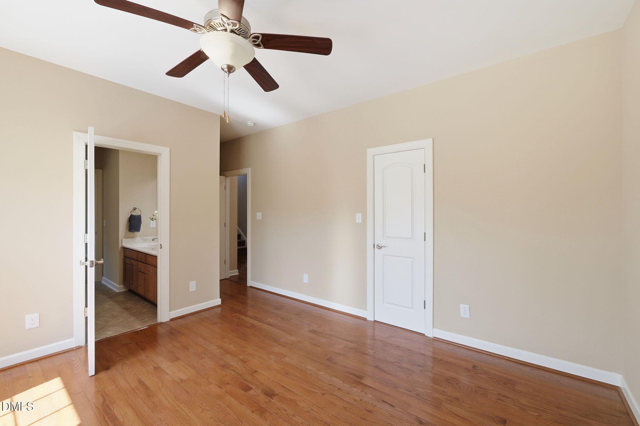 41-web-or-mls-P1123630 - 804 Long Meadows Road, Chapel Hill, NC 27516, Chapel Hill