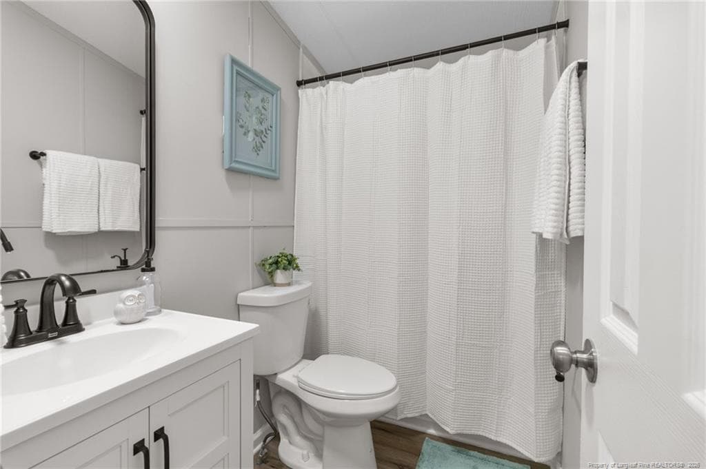 Hallway Bathroom - 6568 Sandy Creek Road, Stedman, NC 28391, Stedman