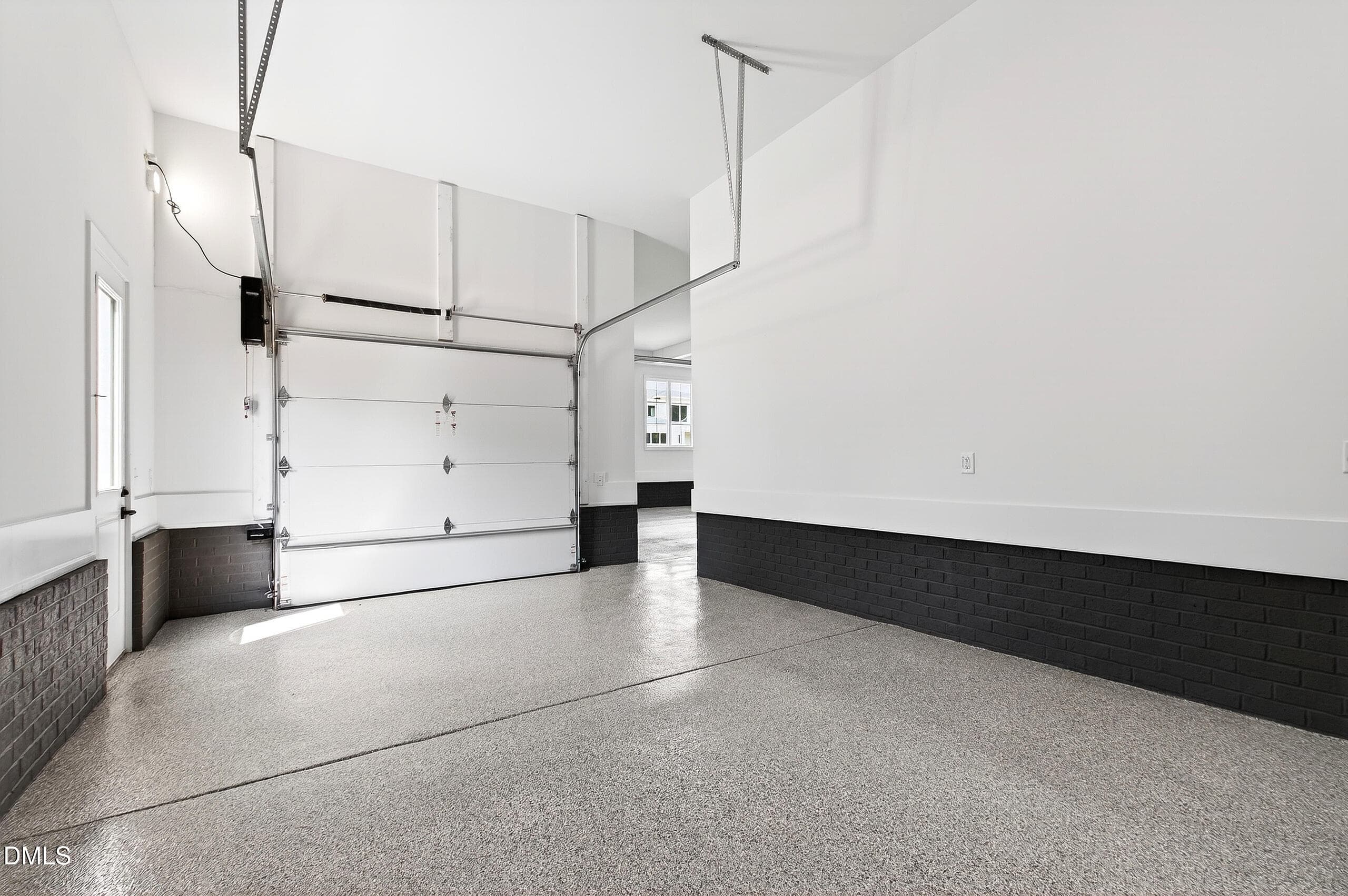Carriage (99) - 688 Lynch Road, Selma, NC 27576
