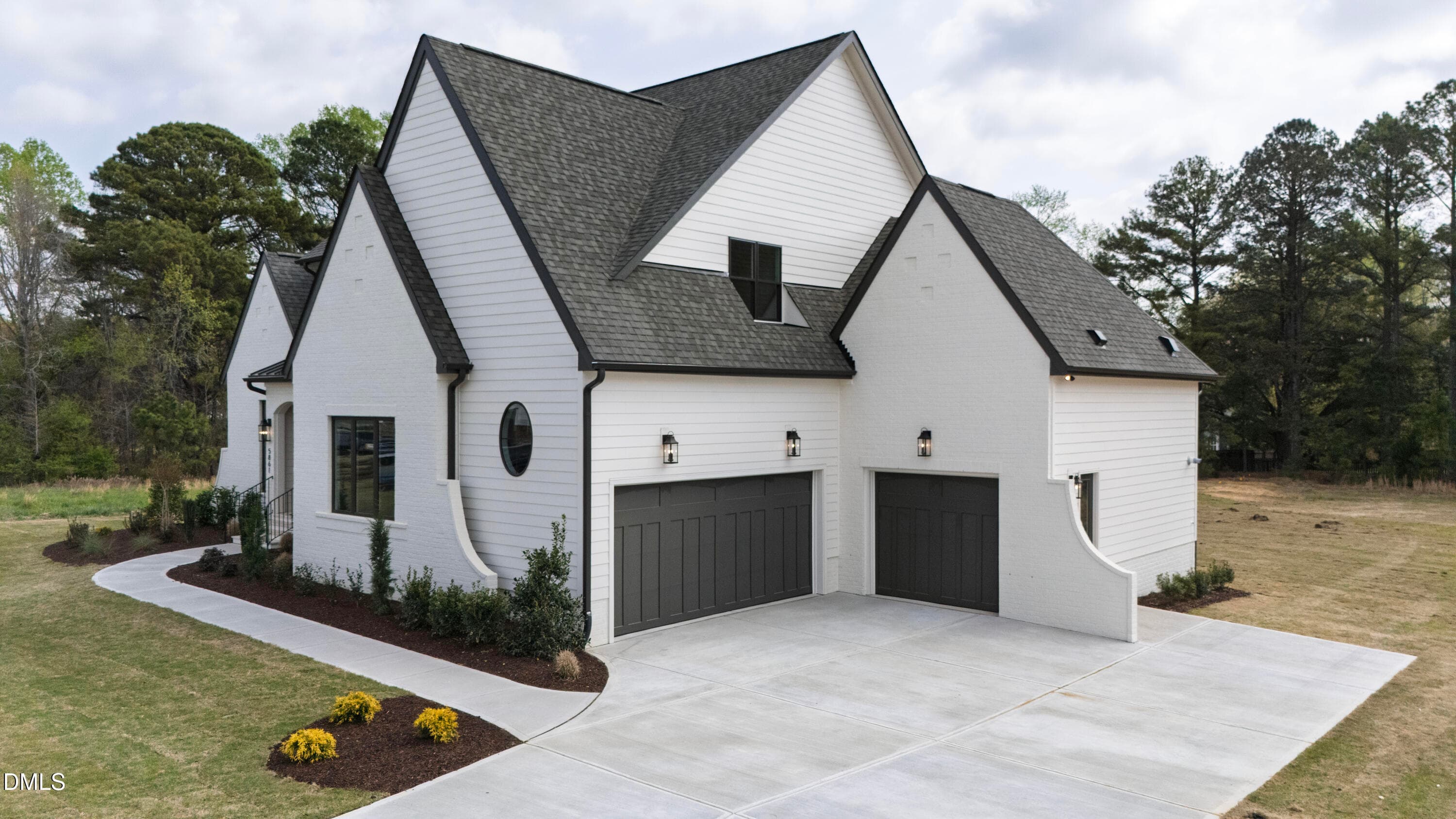 Carriage (126) - 688 Lynch Road, Selma, NC 27576