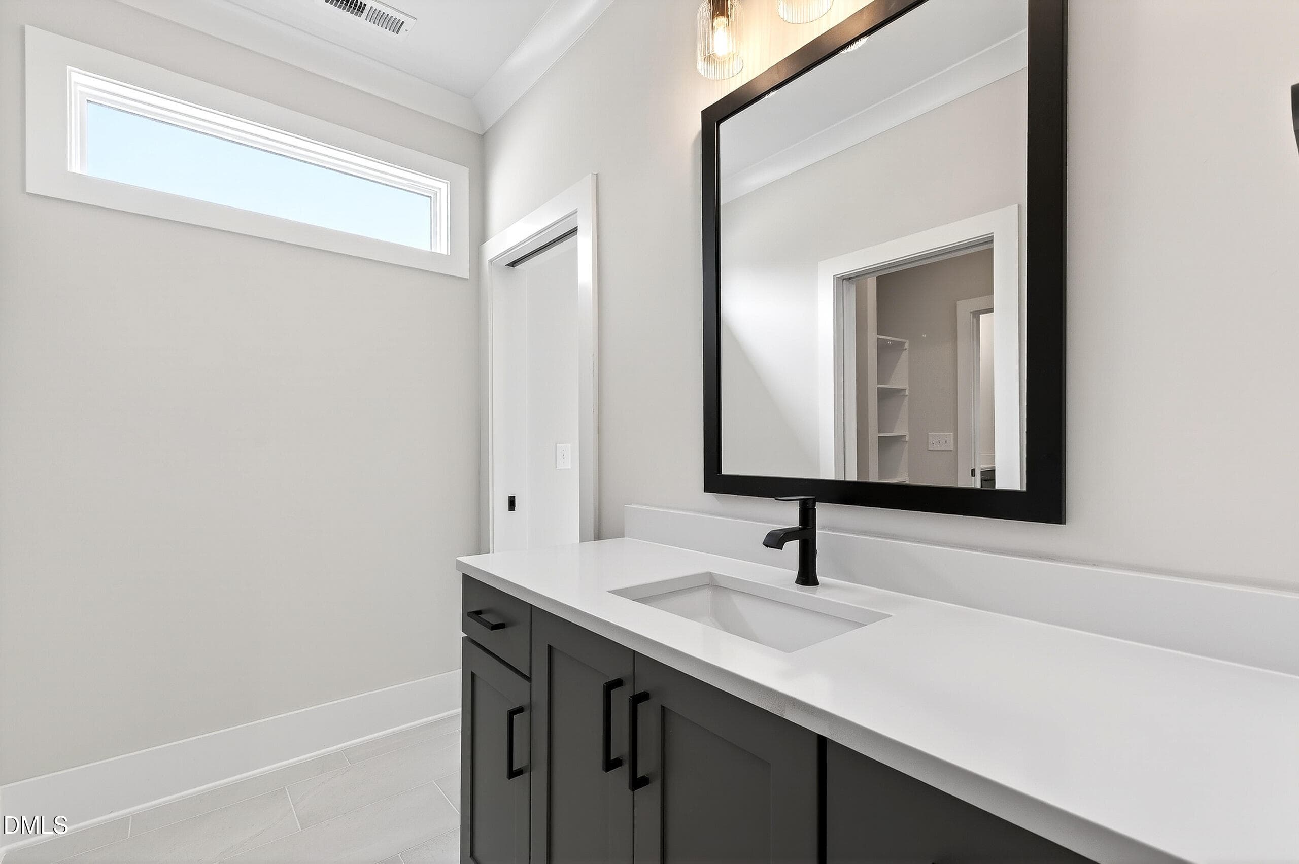 Carriage (100) - 688 Lynch Road, Selma, NC 27576