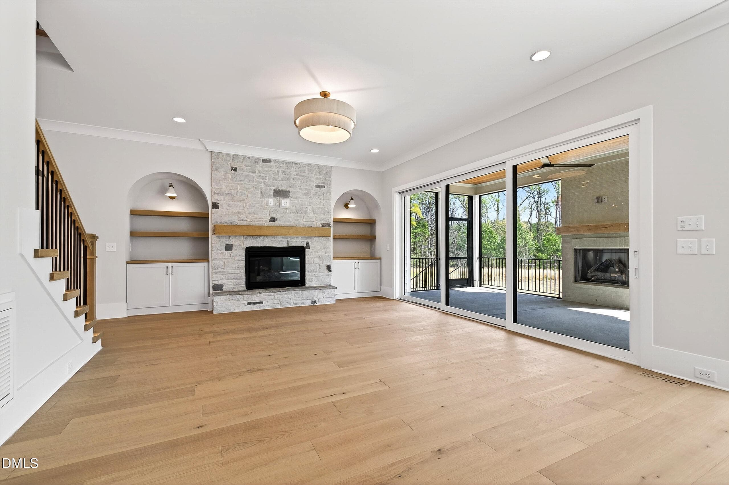Carriage (80) - 688 Lynch Road, Selma, NC 27576
