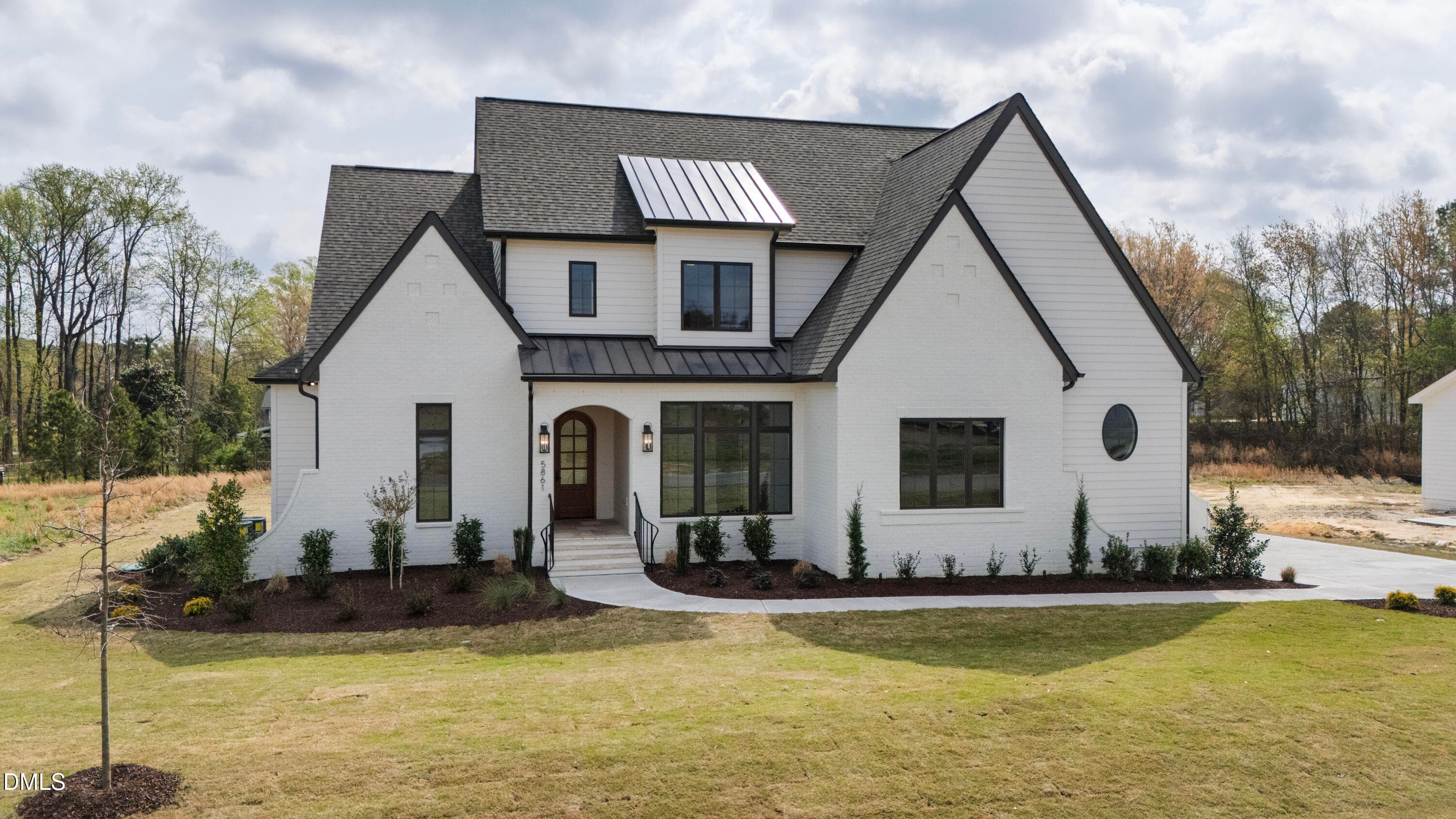 Carriage (124) - 688 Lynch Road, Selma, NC 27576