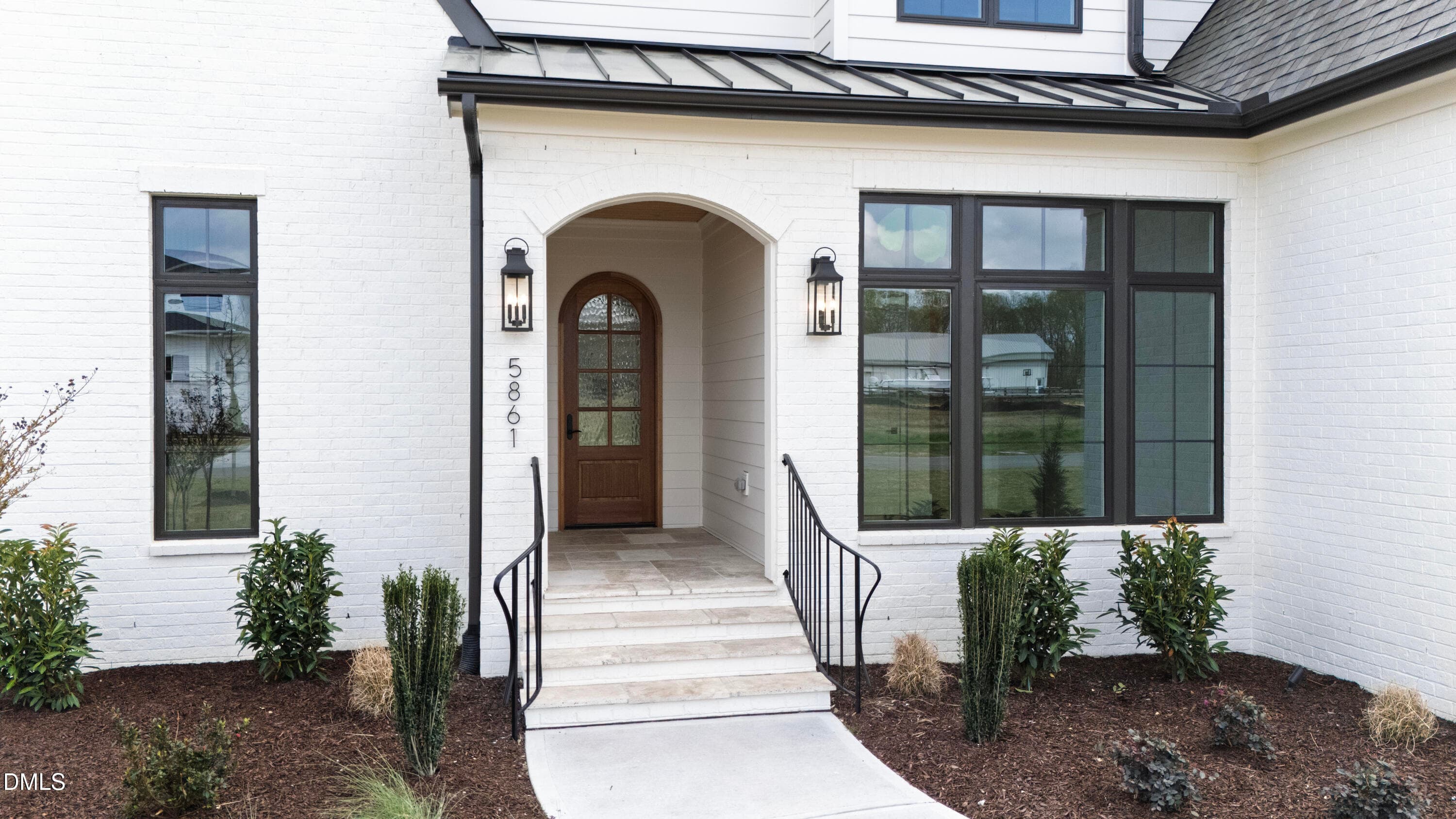 Carriage (125) - 688 Lynch Road, Selma, NC 27576