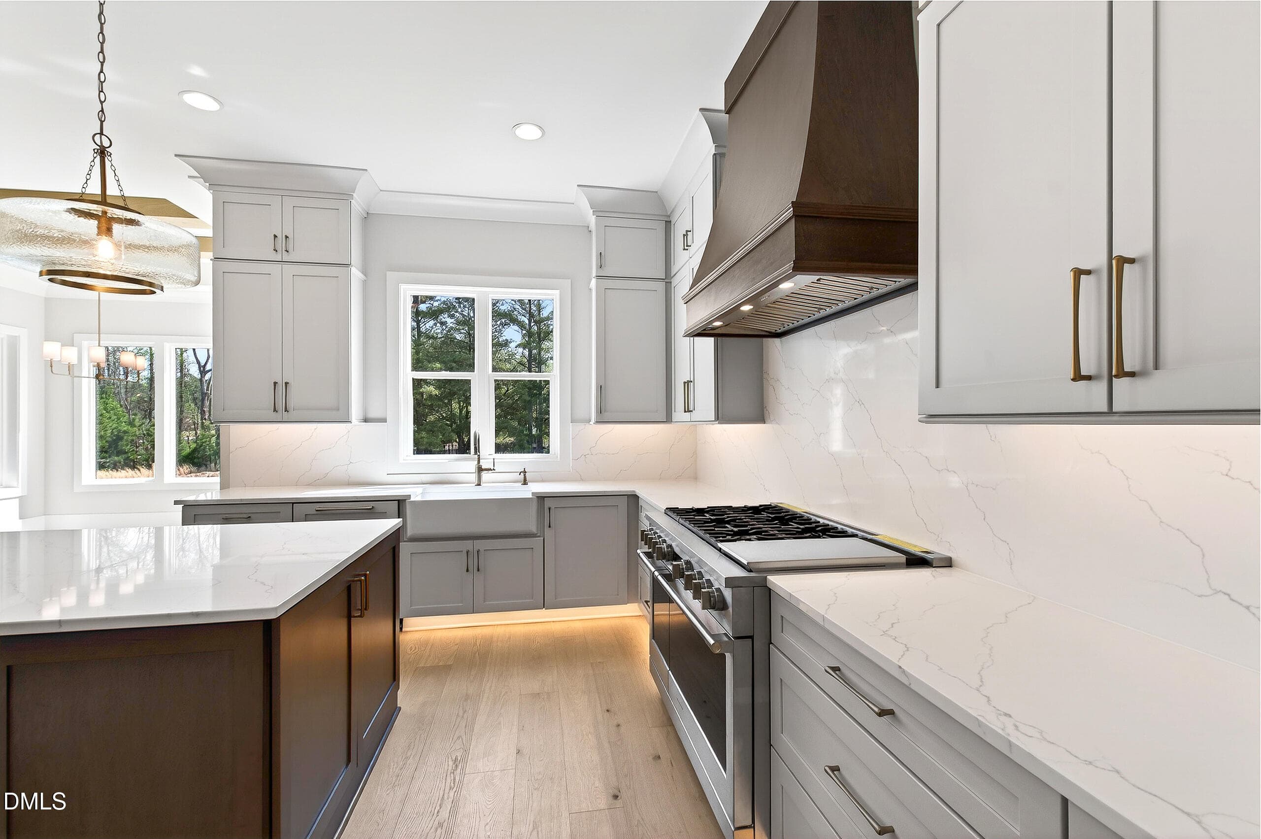 Carriage (89) - 688 Lynch Road, Selma, NC 27576