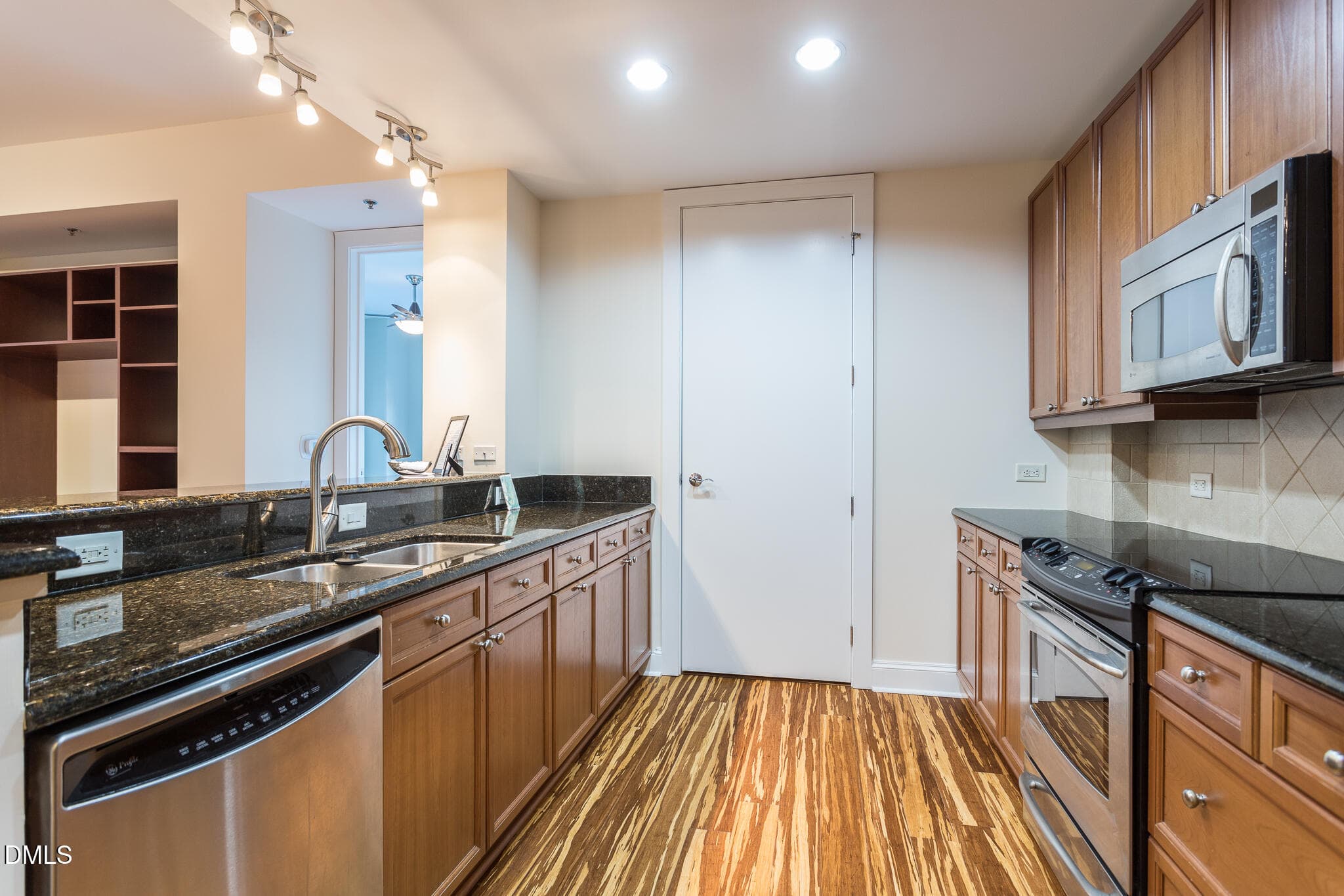 6 618 N Boylan Ave Int Unit 528 mls - 618 N Boylan Avenue 528, Raleigh, NC 27603, Raleigh