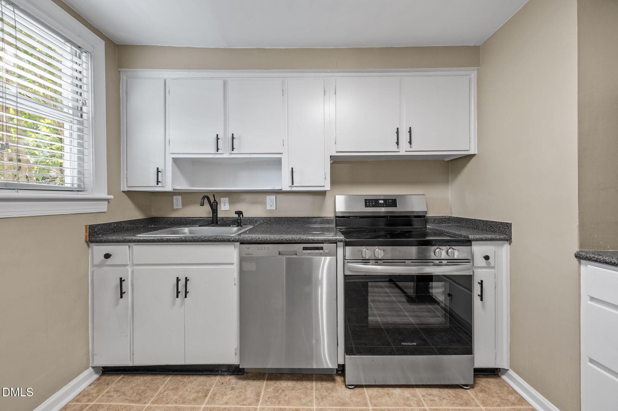 22-web-or-mls-IMG_9054 - 917 Saint Marys Street, Raleigh, NC 27605, Raleigh