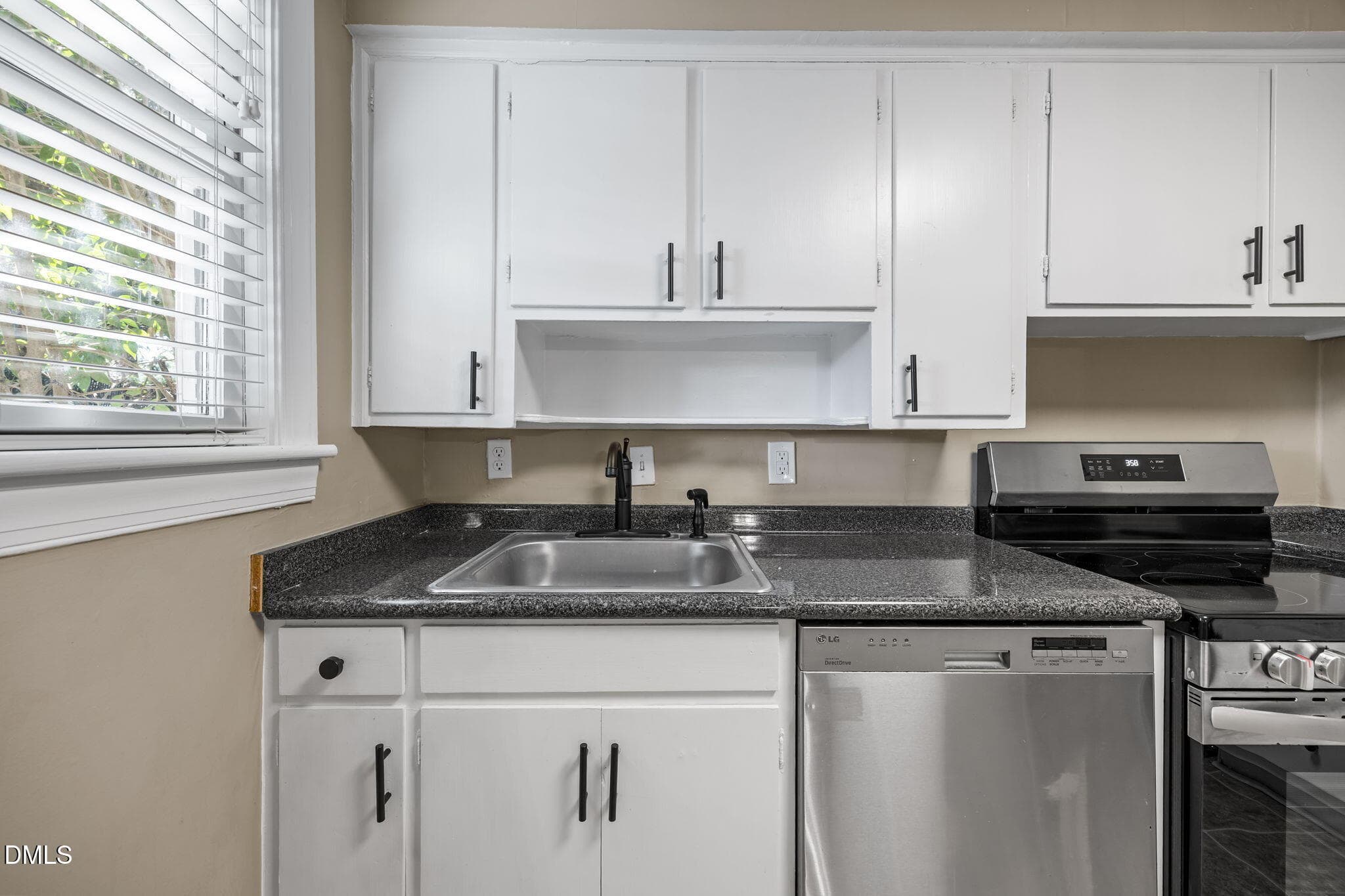 23-web-or-mls-IMG_9057 - 917 Saint Marys Street, Raleigh, NC 27605, Raleigh