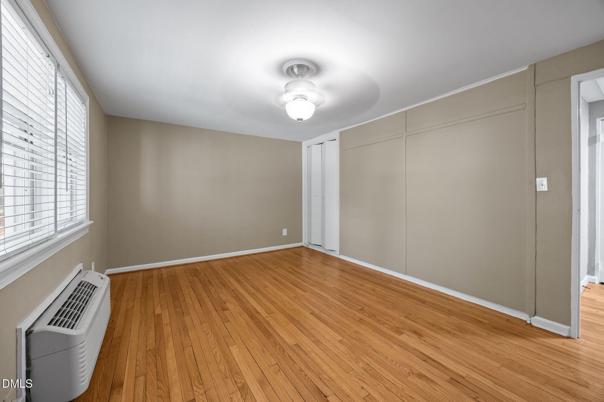 35-web-or-mls-IMG_9102 - 917 Saint Marys Street, Raleigh, NC 27605, Raleigh