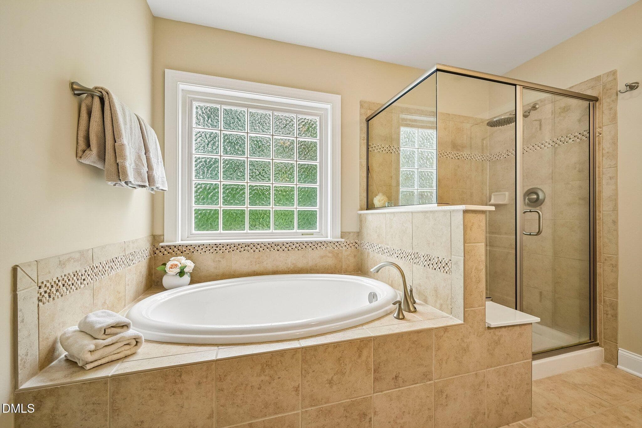 28-web-or-mls-8000 Upper Lake Dr-S1205-0 - 8000 Upper Lake Drive, Raleigh, NC 27615, Raleigh