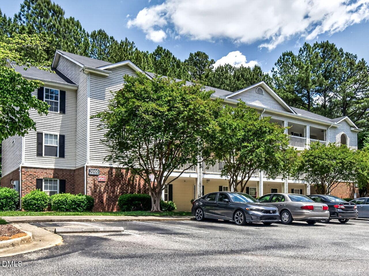 002-1280x960-corner-view - 3000 Trailwood Pines Lane 103, Raleigh, NC 27603, Raleigh