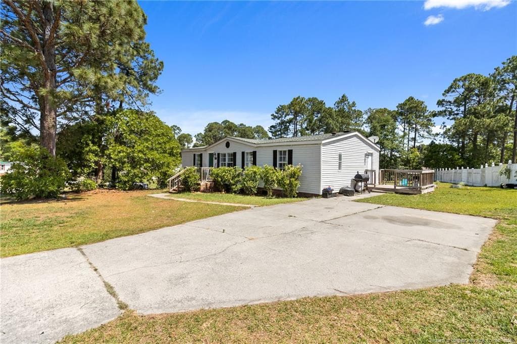 Photo 2 - 93 Castle Wood, Sanford, NC 27332, Sanford