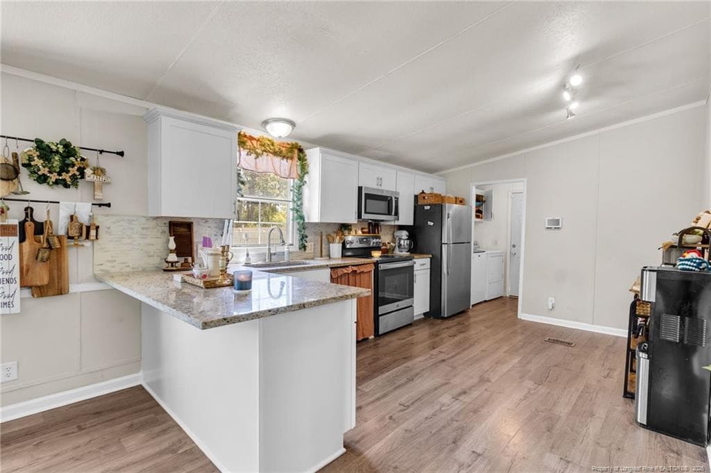 Photo 7 - 93 Castle Wood, Sanford, NC 27332, Sanford