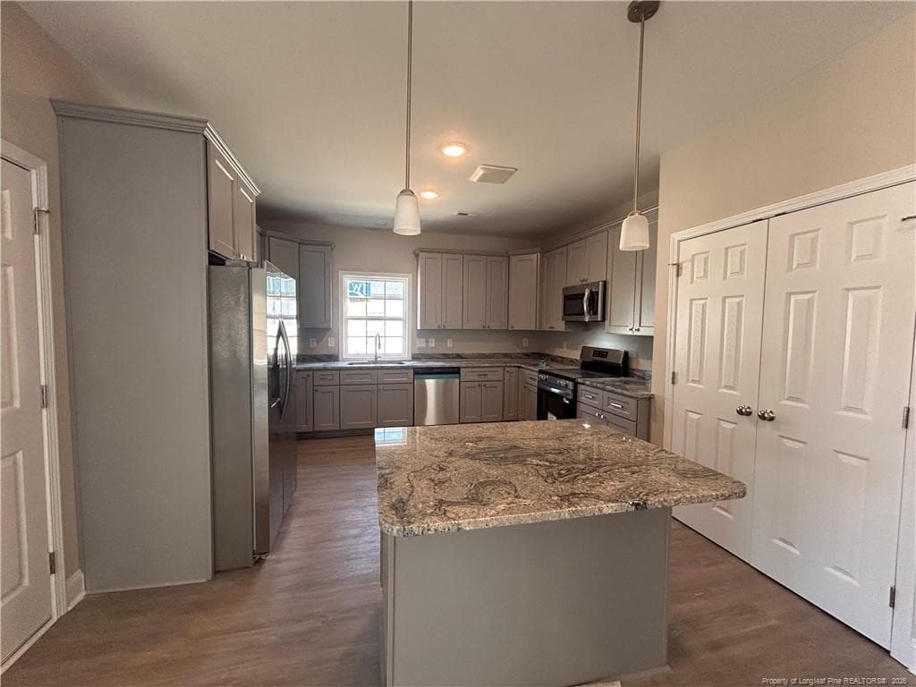 Kitchen Island w/breakfast bar - 307 Elizabeth Street, Spring Lake, NC 28390