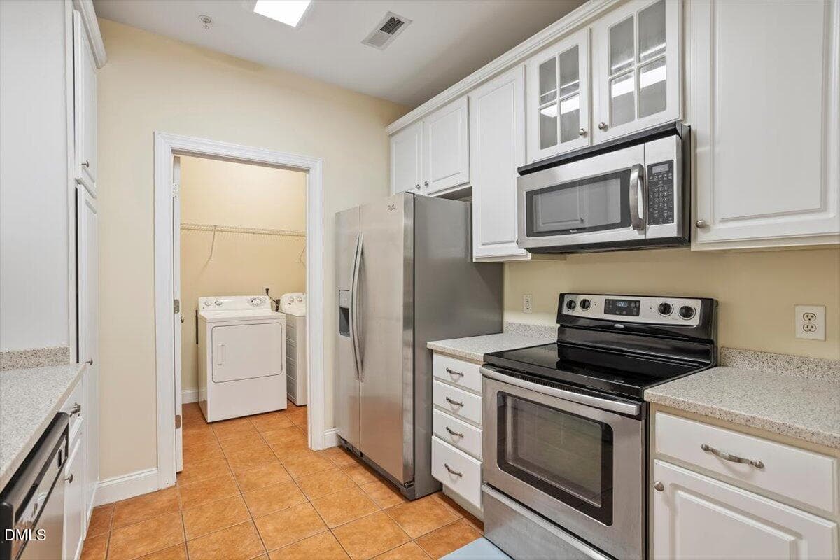 Image 06 - 1401 Coopershill Drive 206, Raleigh, NC 27604, Raleigh