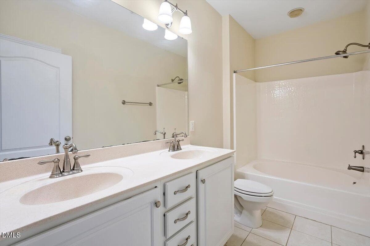 Image 17 - 1401 Coopershill Drive 206, Raleigh, NC 27604, Raleigh