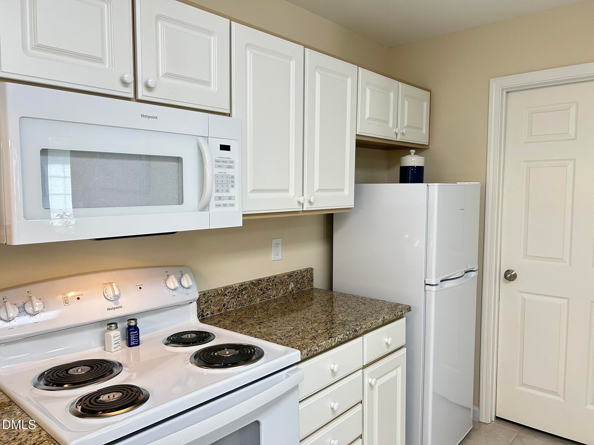 Kitchen - 2510 Friedland Place 102, Raleigh, NC 27617, Raleigh