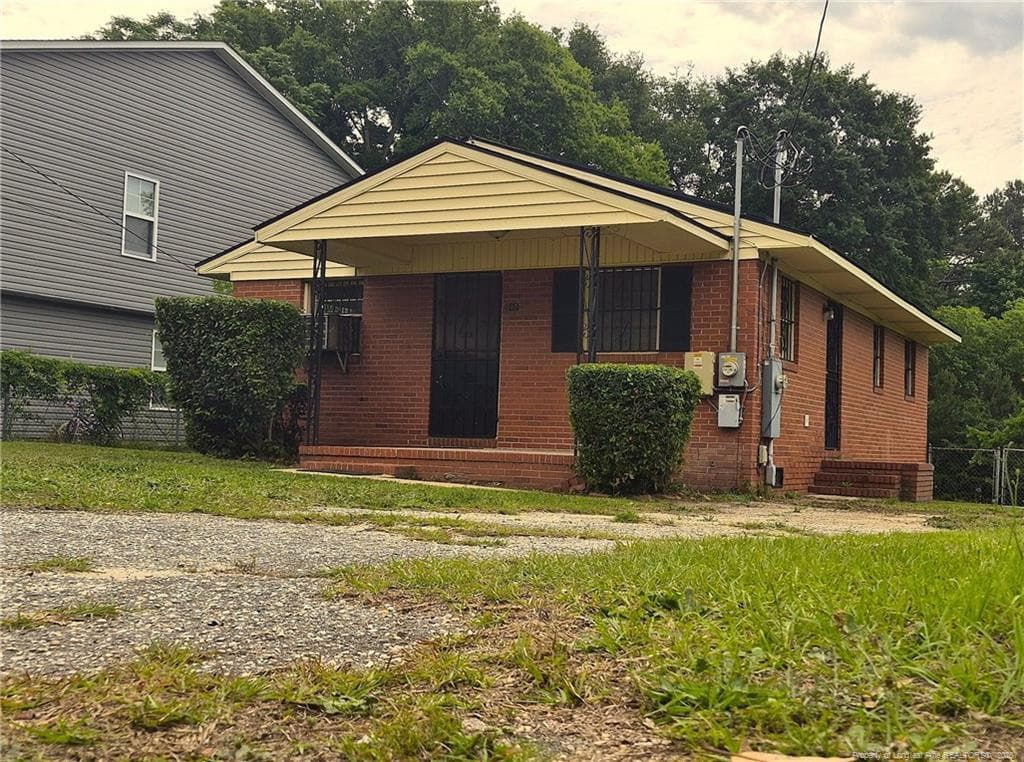 Photo 2 - 909 Rochester Drive, Fayetteville, NC 28305, Fayetteville