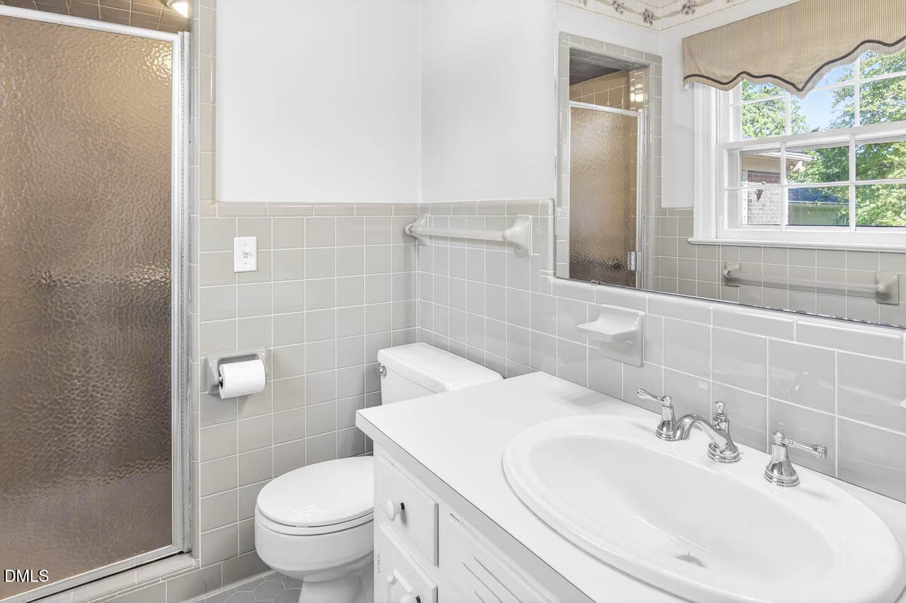 Primary Bathroom - 3007 Charwood Place, Raleigh, NC 27612, Raleigh