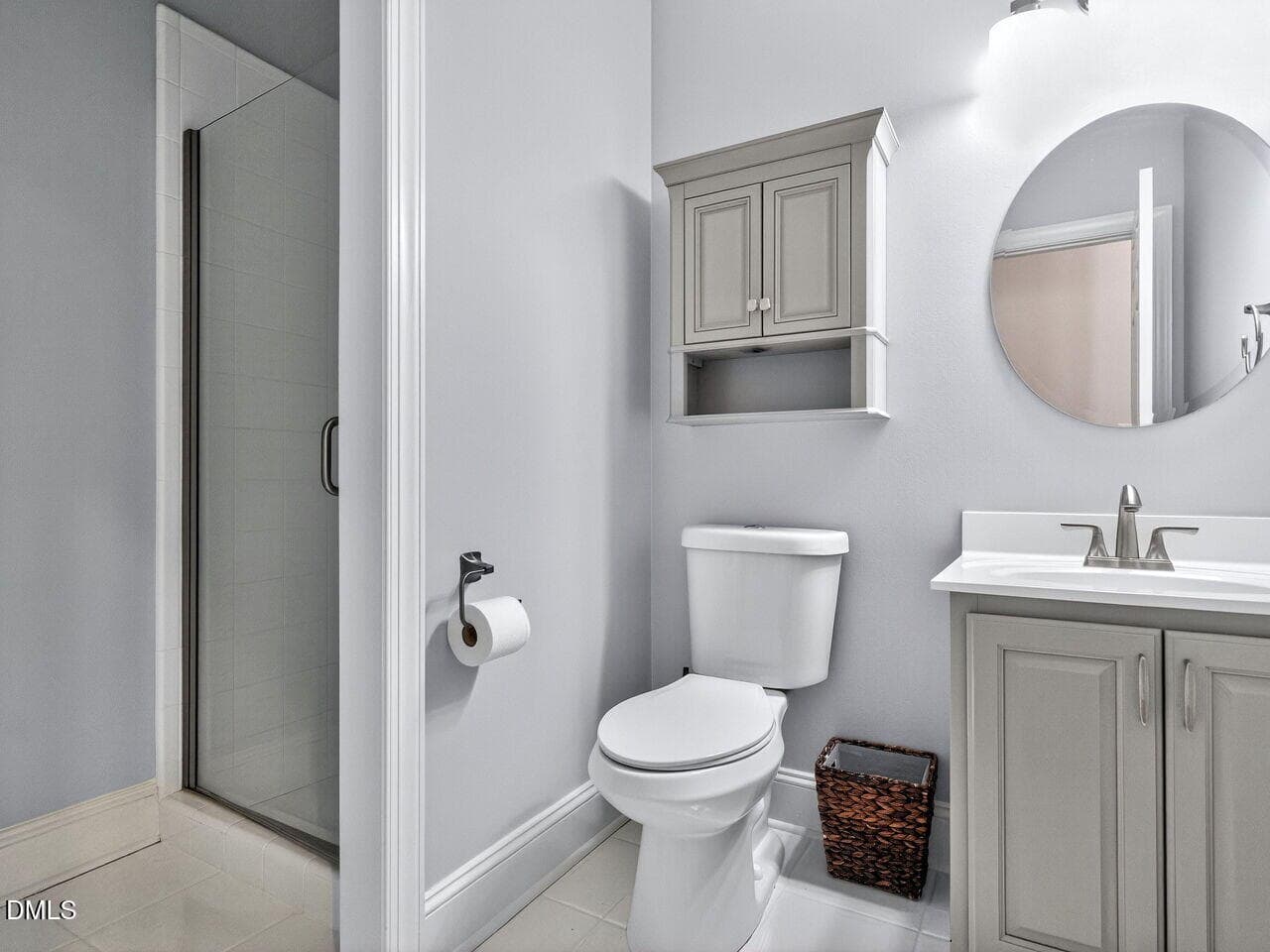 020-1280x960-guest-bath - 6101 Westglen Drive, Raleigh, NC 27612, Raleigh
