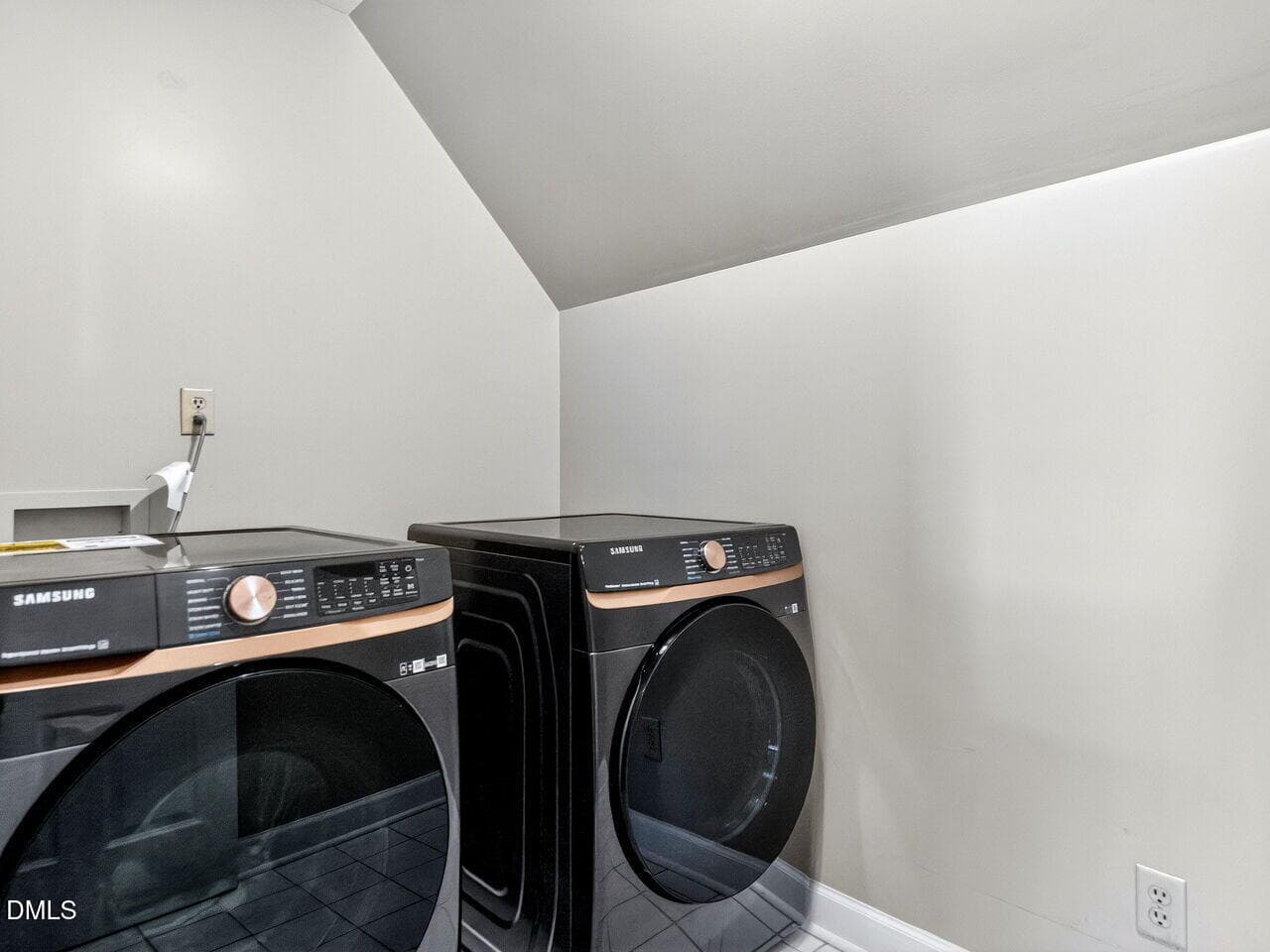 031-1280x960-laundry - 6101 Westglen Drive, Raleigh, NC 27612, Raleigh