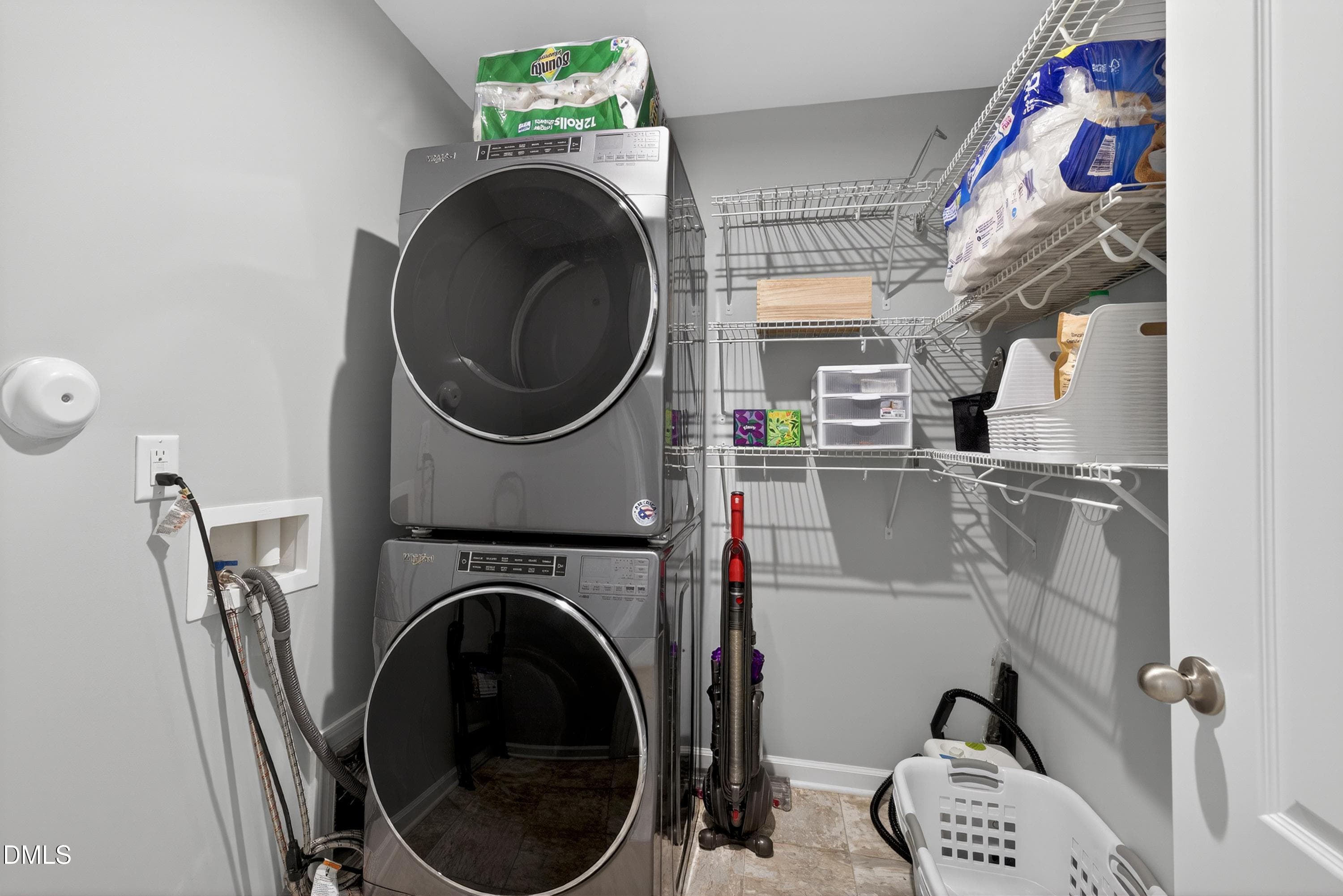 Laundry om - 1538 Catch Fly Lane, Durham, NC 27713, Durham