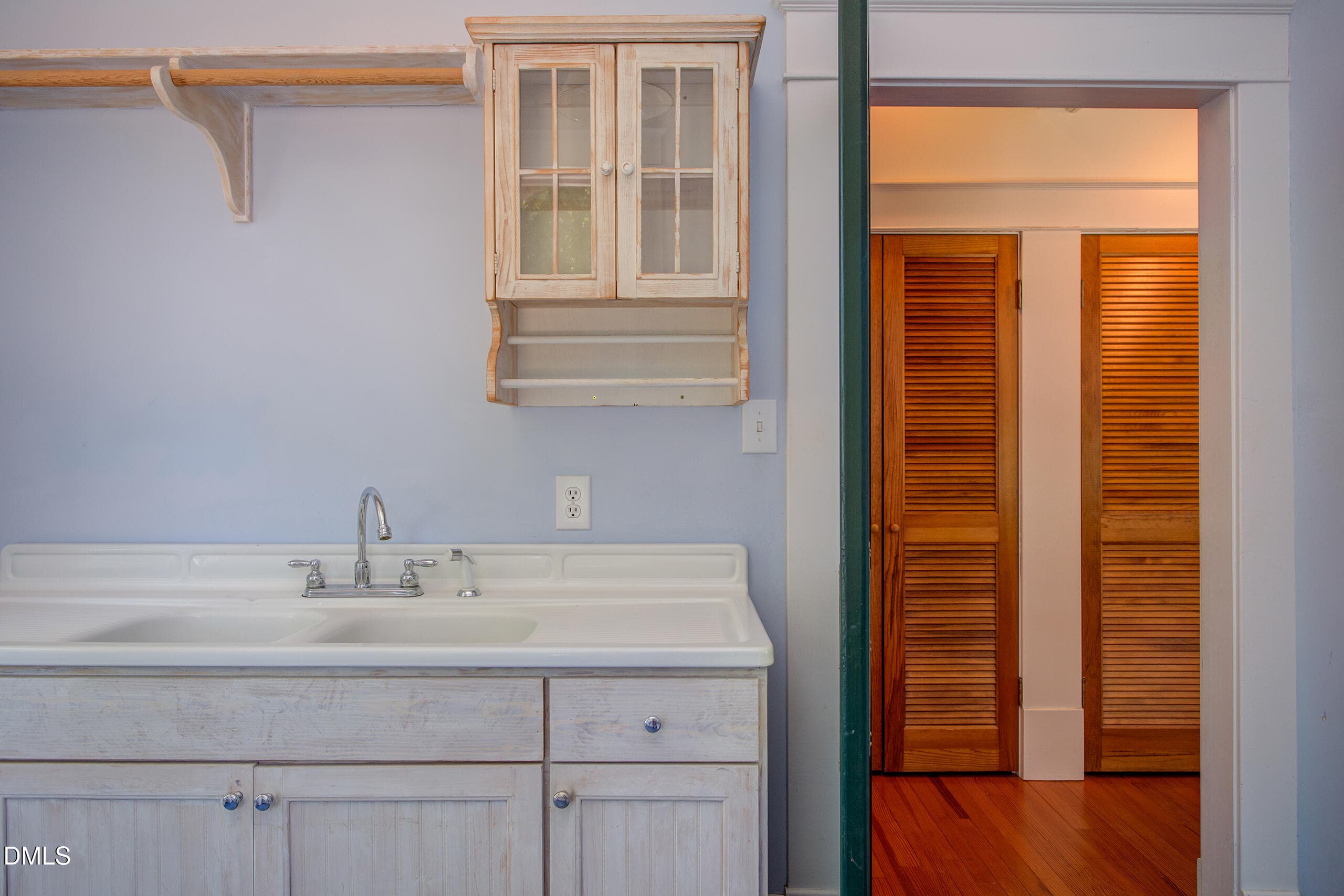 8L4A0255_6_7_web - 127 Forest Road, Raleigh, NC 27605, Raleigh