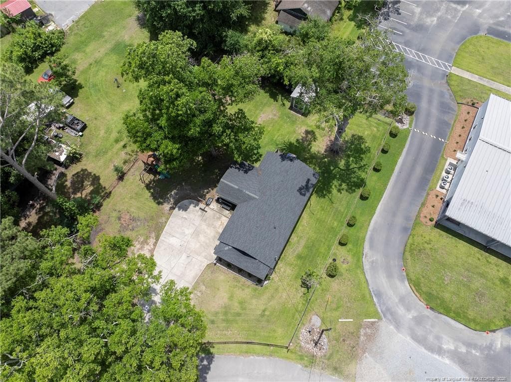 Photo 2 - 400 Anne Street, Bladenboro, NC 28320, Bladenboro