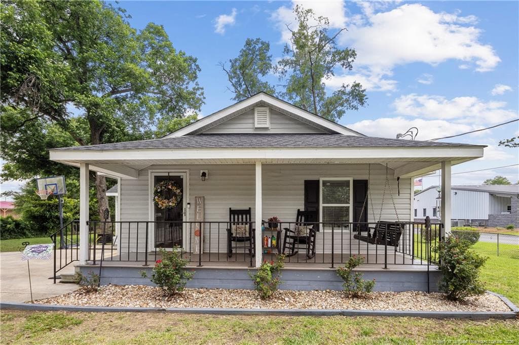 Photo 7 - 400 Anne Street, Bladenboro, NC 28320, Bladenboro