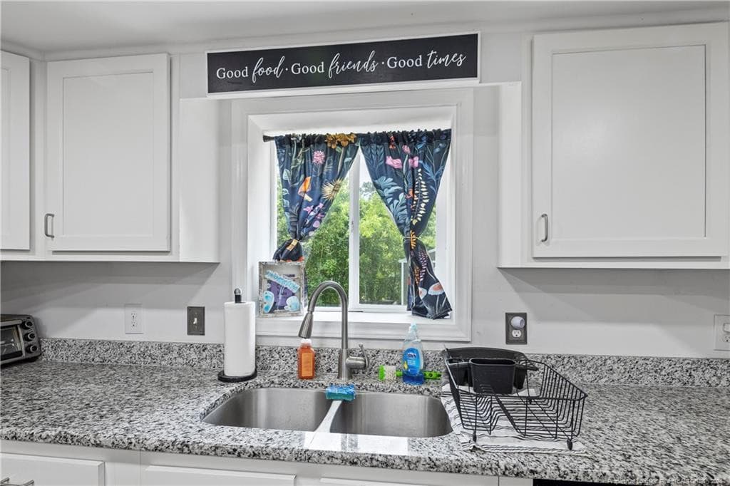 Photo 21 - 400 Anne Street, Bladenboro, NC 28320