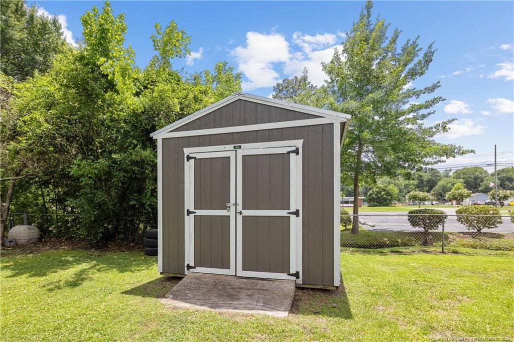 Photo 32 - 400 Anne Street, Bladenboro, NC 28320, Bladenboro