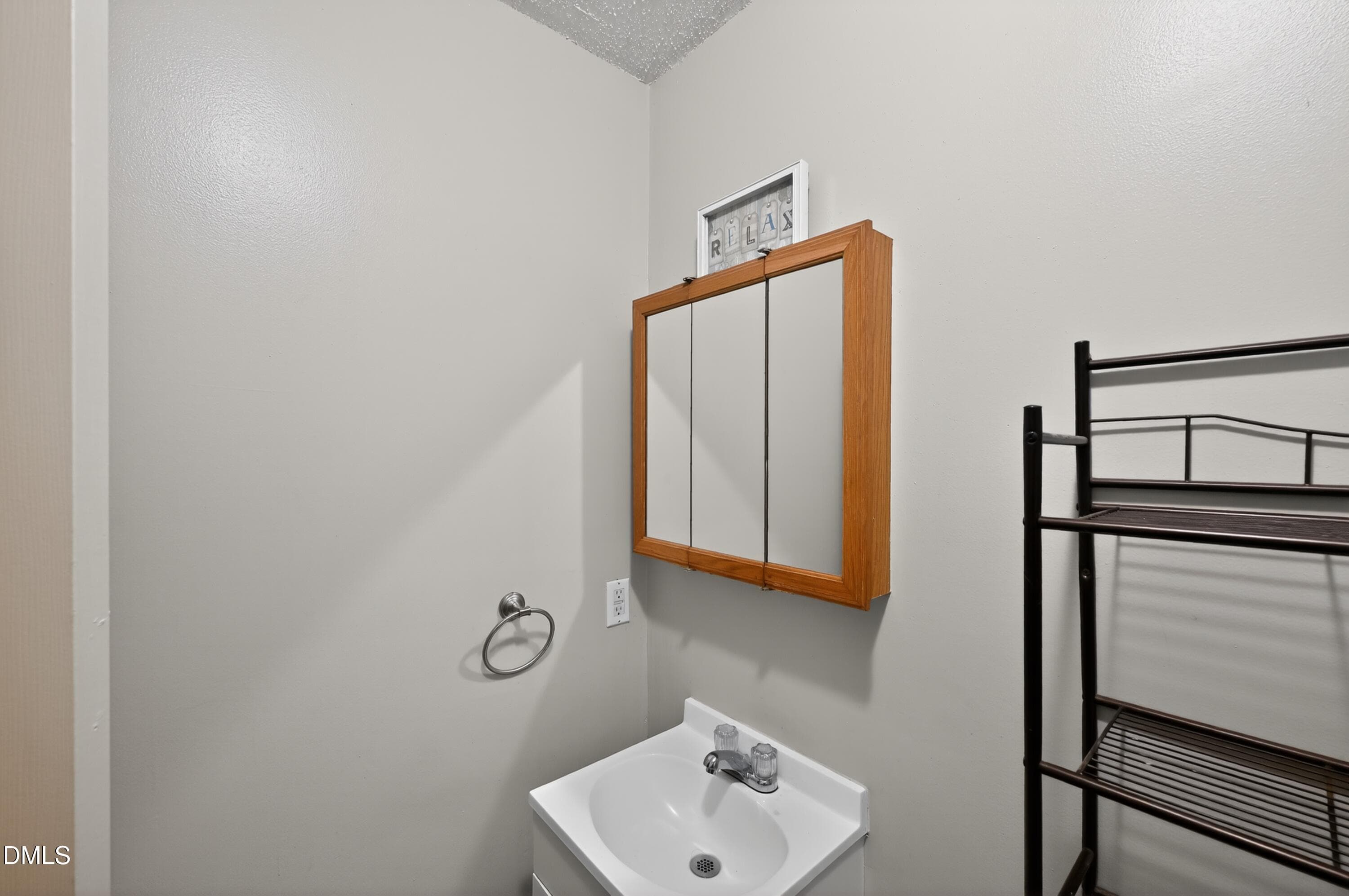 Full Bath - 109 Snowden Street, Princeville, NC 27886, Princeville