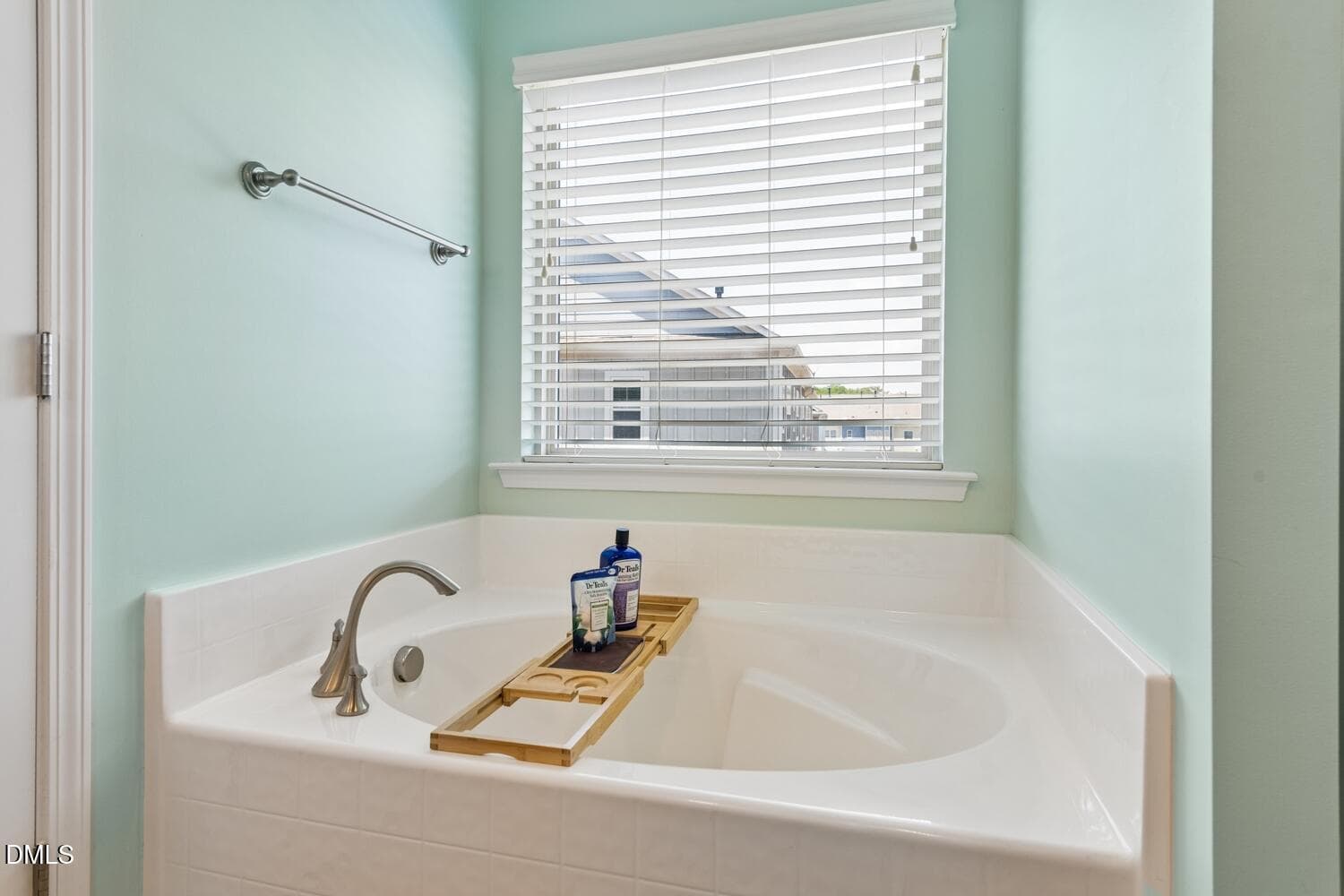 Primary bathtub - 1317 Rodessa Run, Raleigh, NC 27607, Raleigh