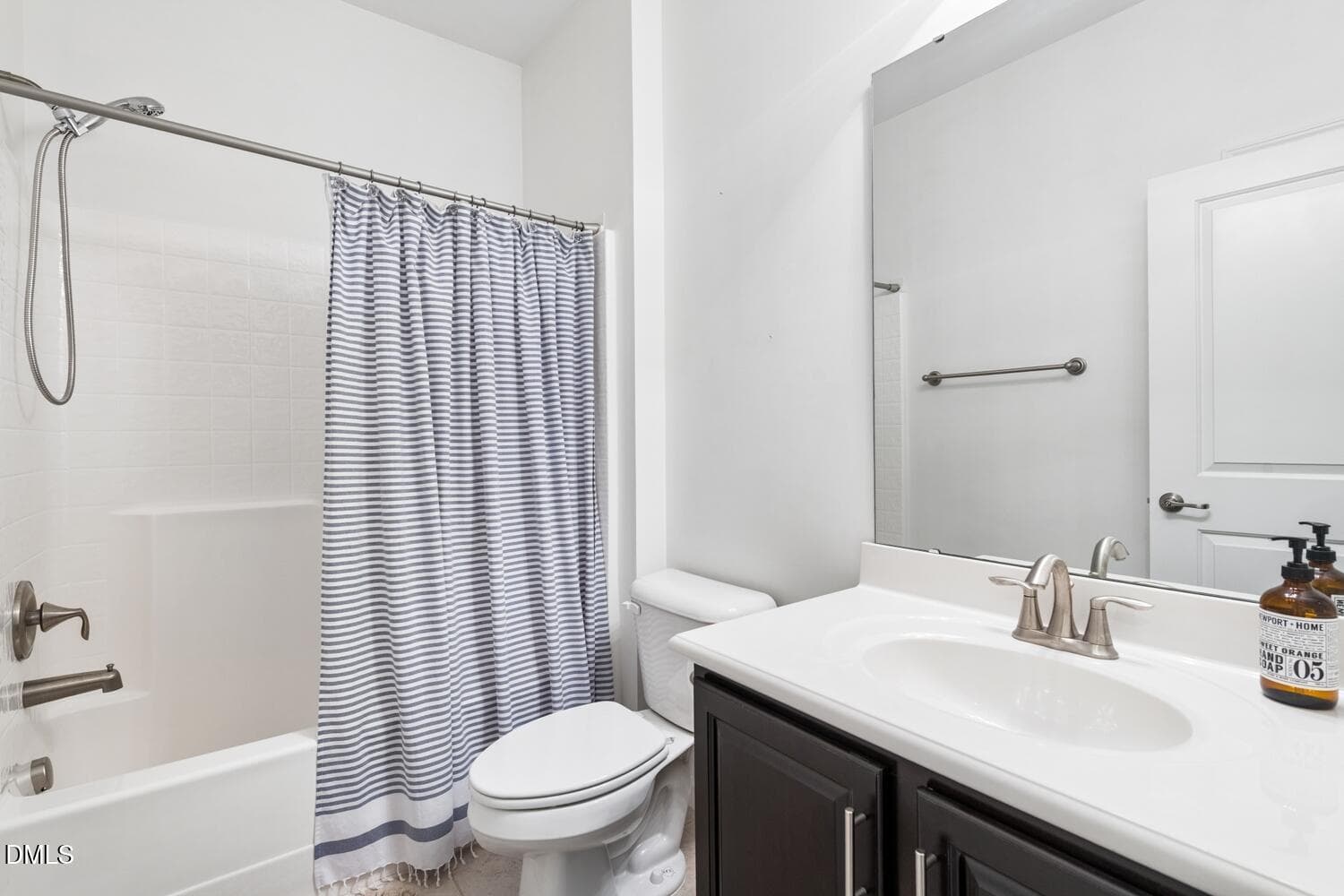 Hall bath - 1317 Rodessa Run, Raleigh, NC 27607, Raleigh