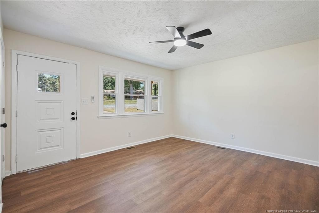 Photo 5 - 941 Louise Circle, Fayetteville, NC 28314, Fayetteville