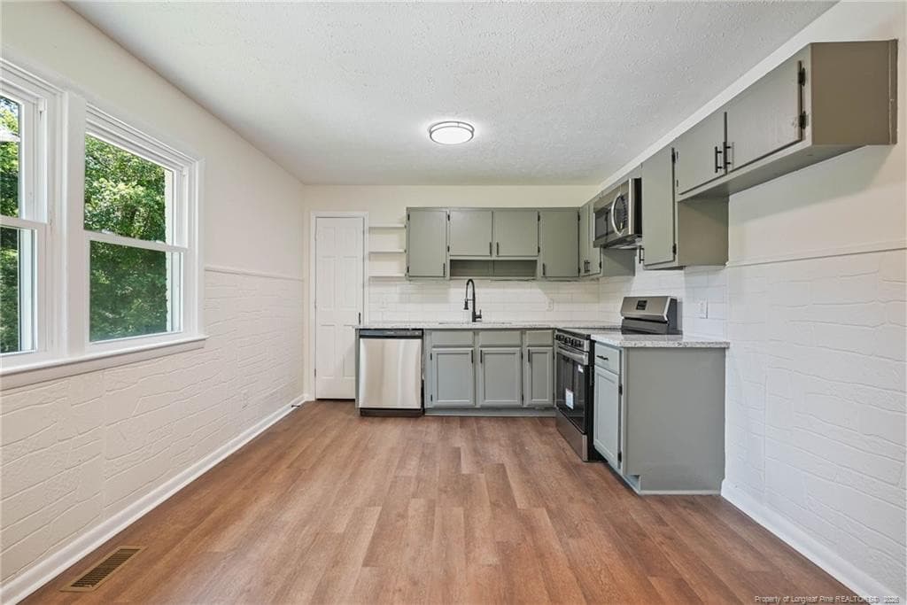 Photo 8 - 941 Louise Circle, Fayetteville, NC 28314, Fayetteville