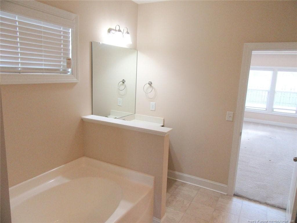 Garden Tub - 512 Rossendale Drive, Hope Mills, NC 28348
