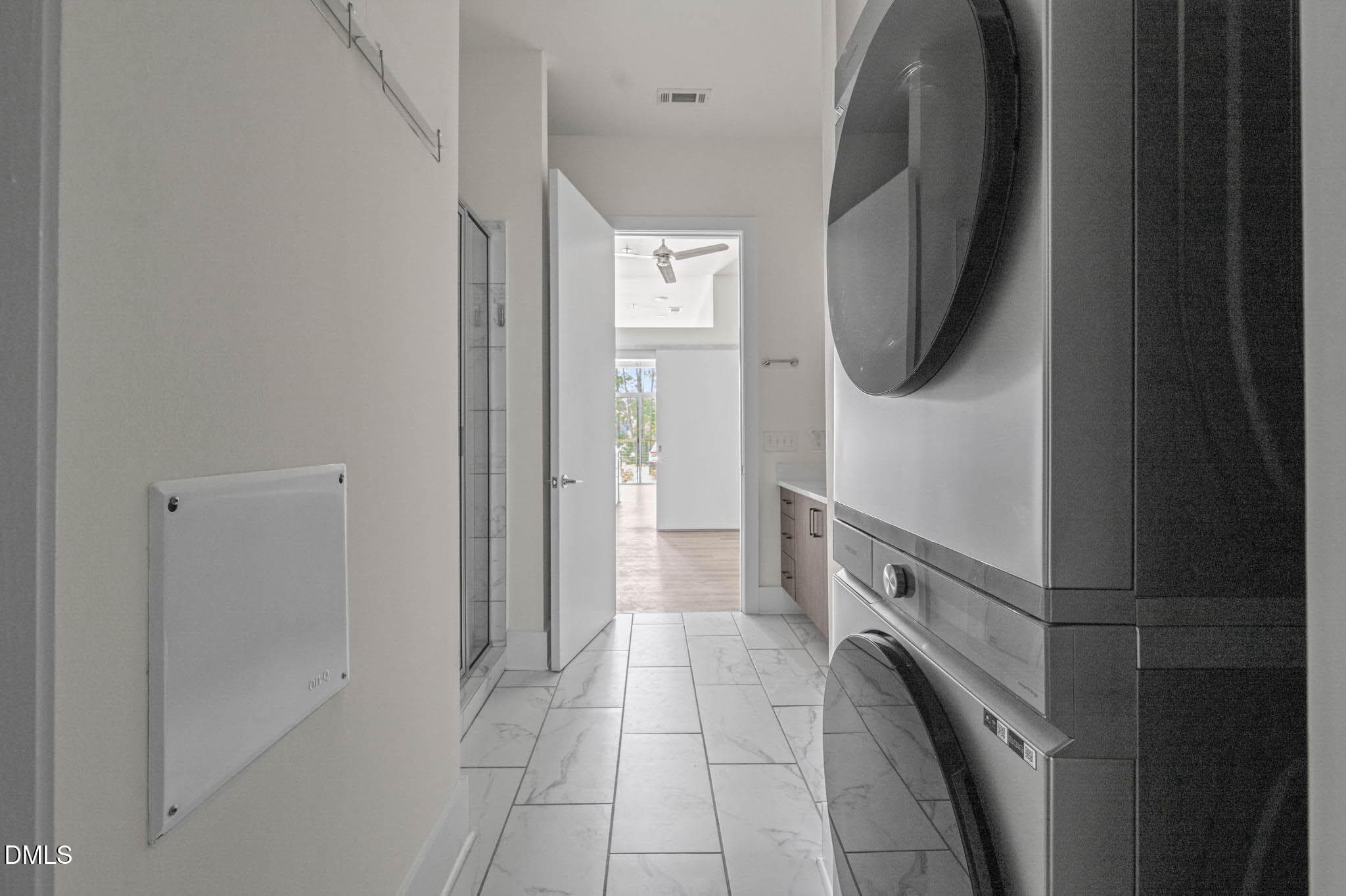 Laundry (2) - 2441 Campus Shore Drive 109, Raleigh, NC 27606, Raleigh