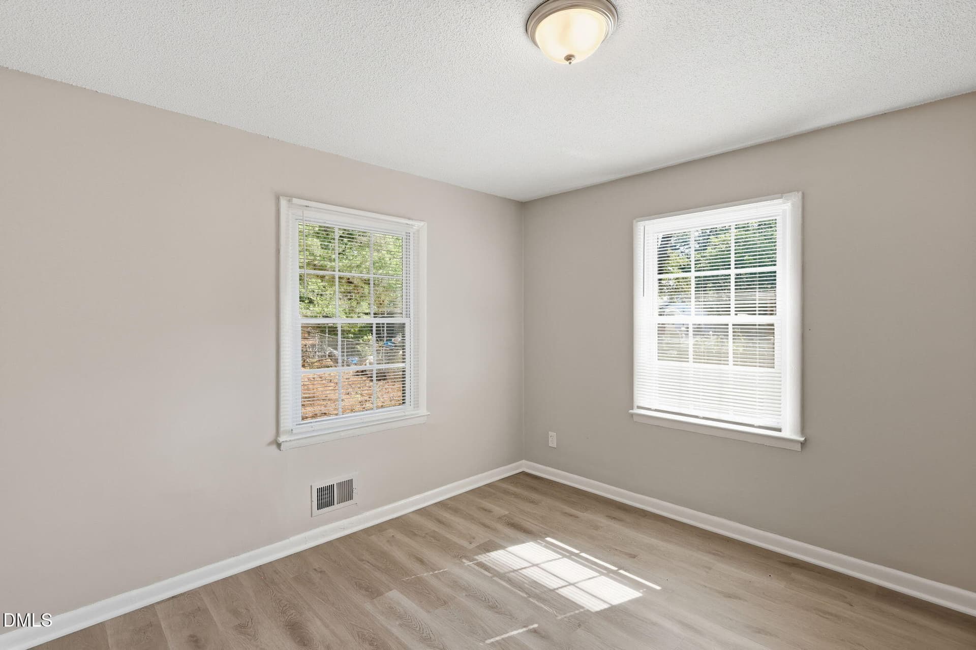 015_ListerPros - 113 E Franklin Street, Zebulon, NC 27597