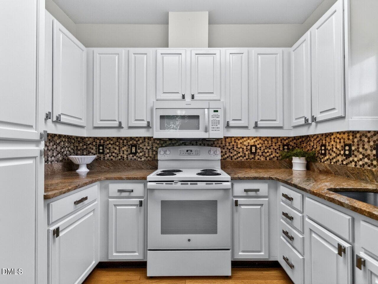 013-1280x960-kitchen - 1700 Tiffany Bay Court 304, Raleigh, NC 27609, Raleigh
